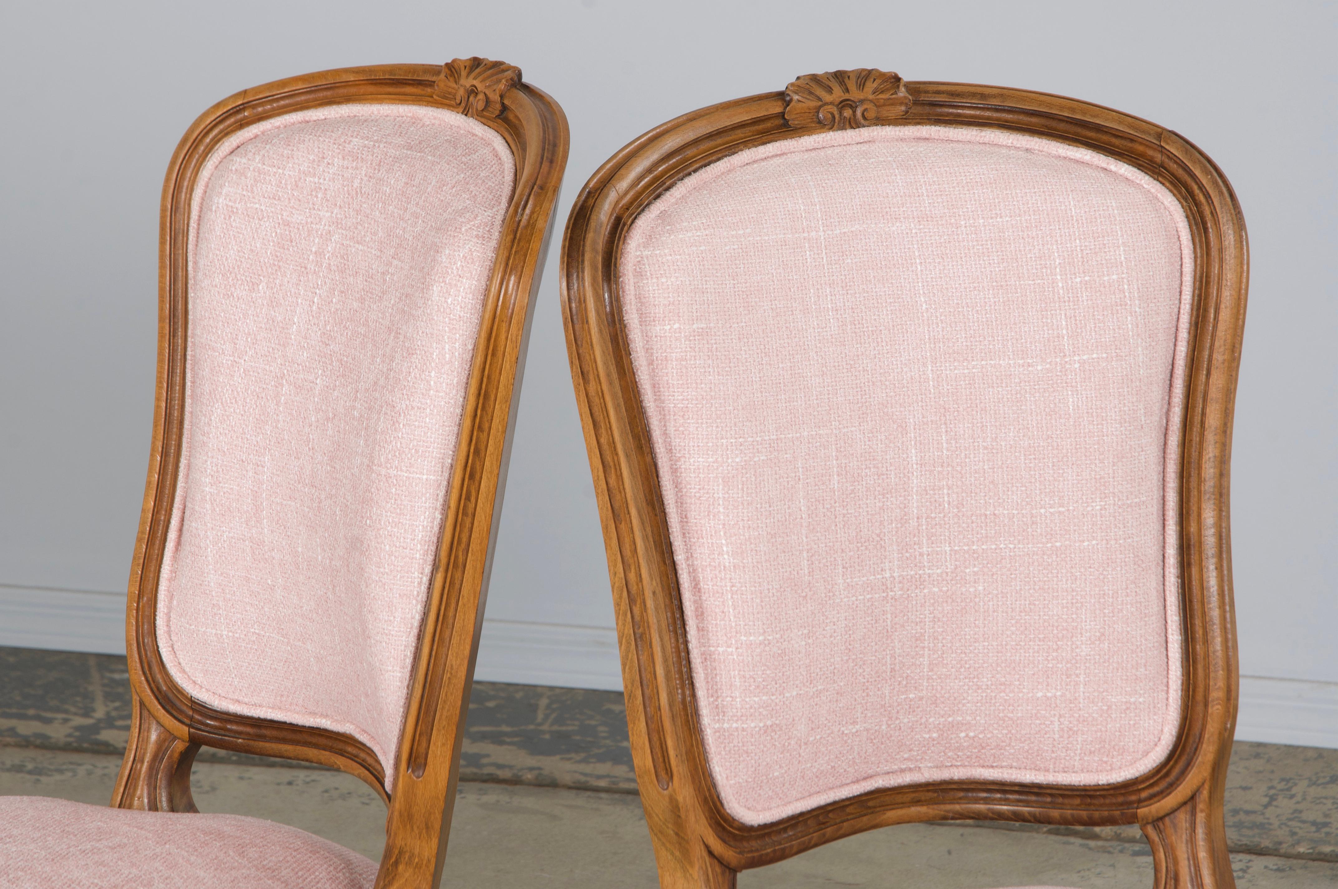Sedie da pranzo francesi in stile Luigi XV in acero color rosa confetto - set di 8 in vendita 8