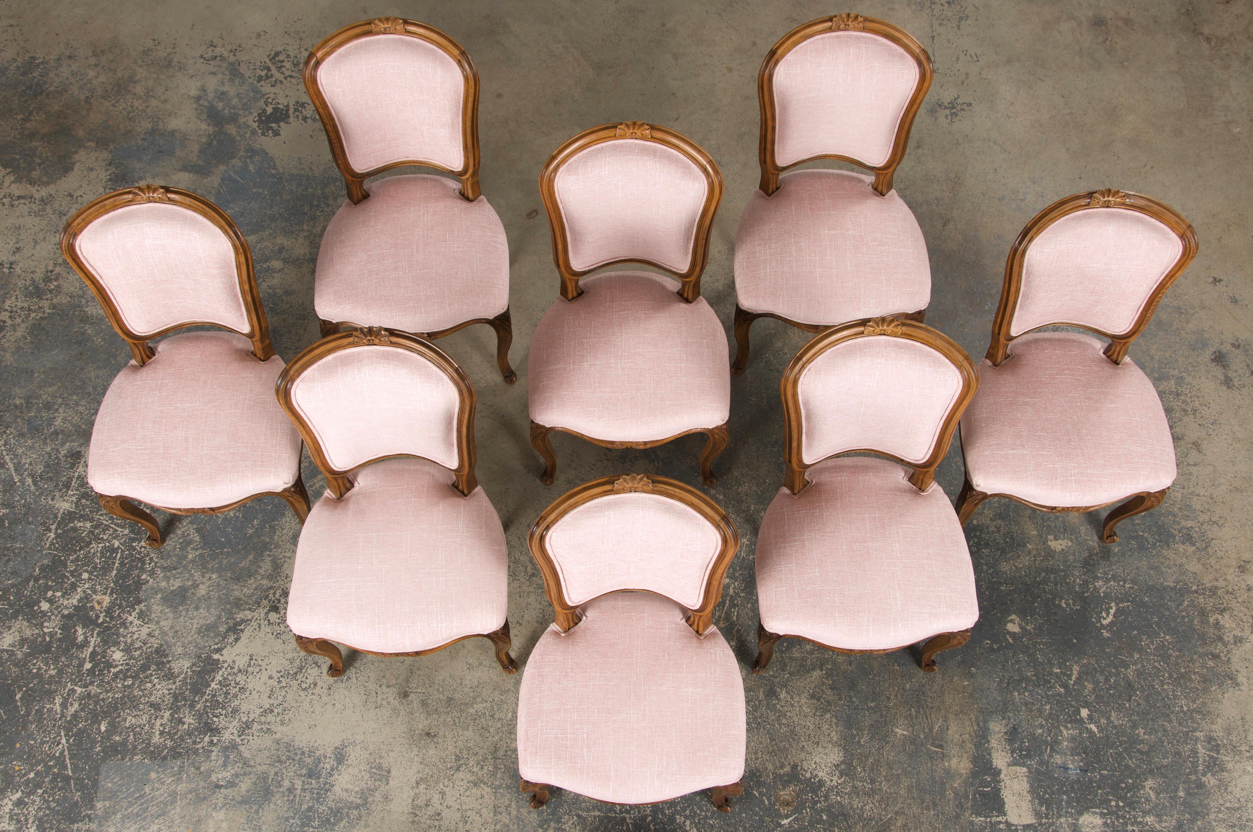 Francese Sedie da pranzo francesi in stile Luigi XV in acero color rosa confetto - set di 8 in vendita