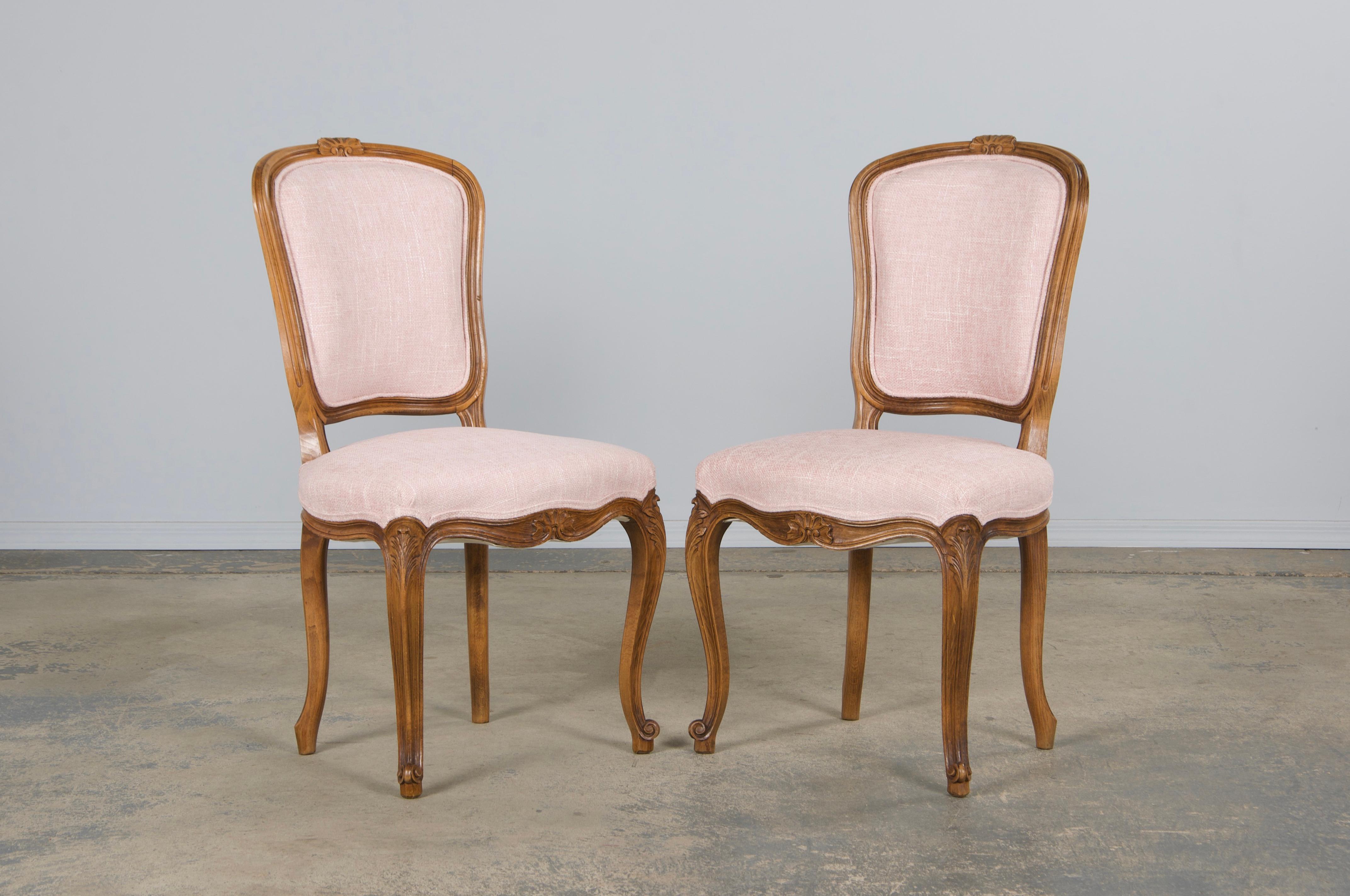Ciniglia Sedie da pranzo francesi in stile Luigi XV in acero color rosa confetto - set di 8 in vendita