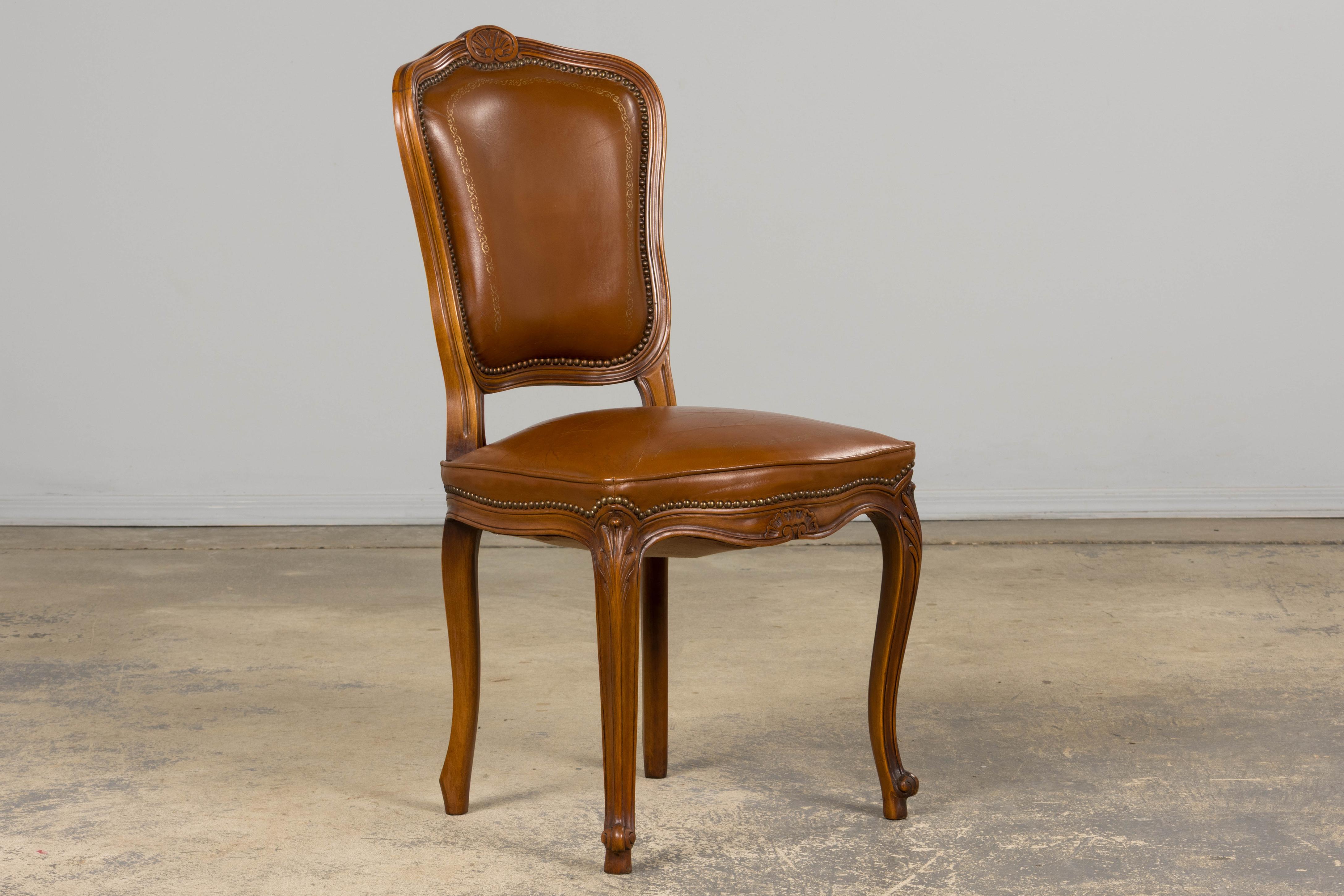 Chaises de salle à manger en érable de style Louis XV en cuir brun - Lot de 6 en vente 3