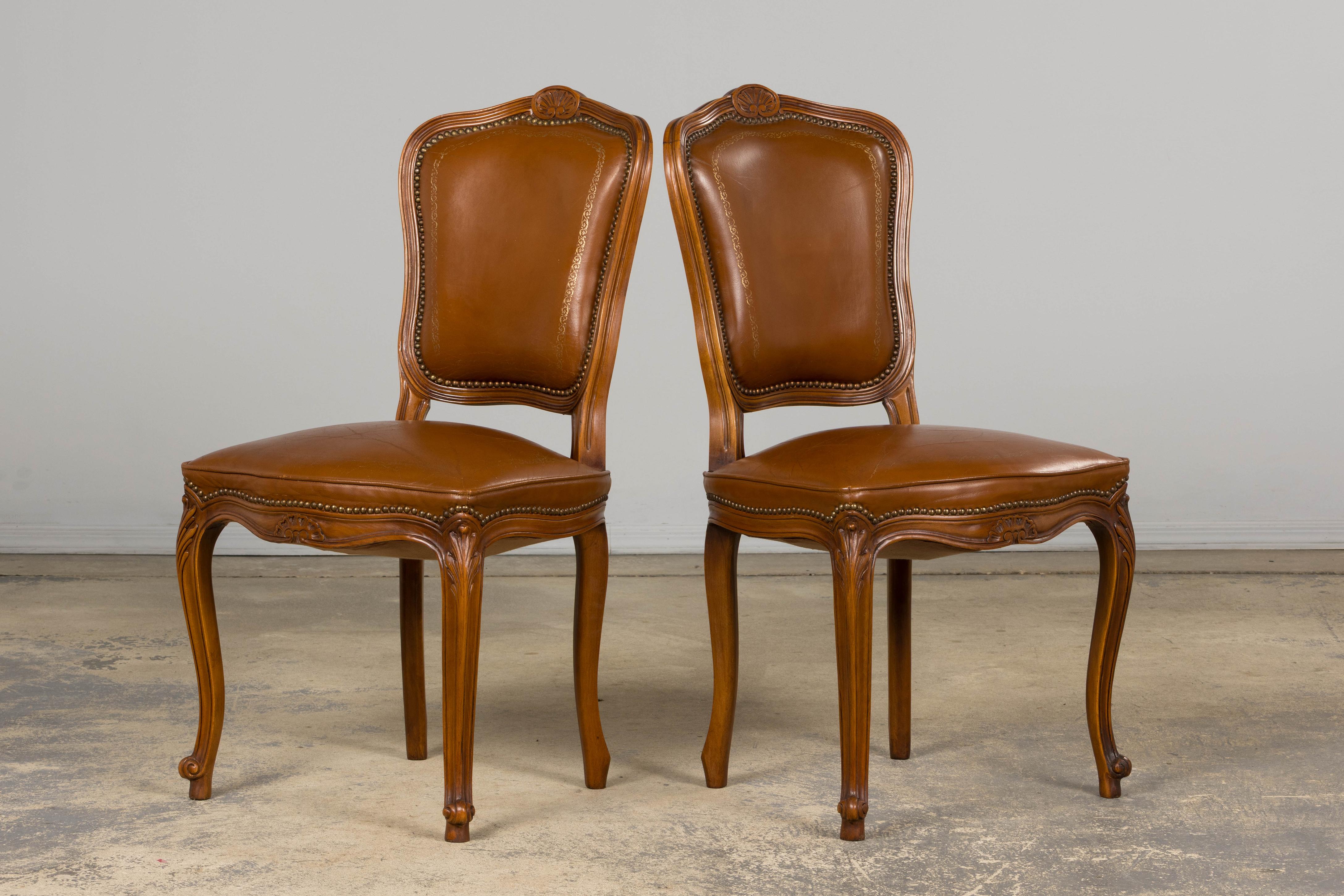 Chaises de salle à manger en érable de style Louis XV en cuir brun - Lot de 6 en vente 11