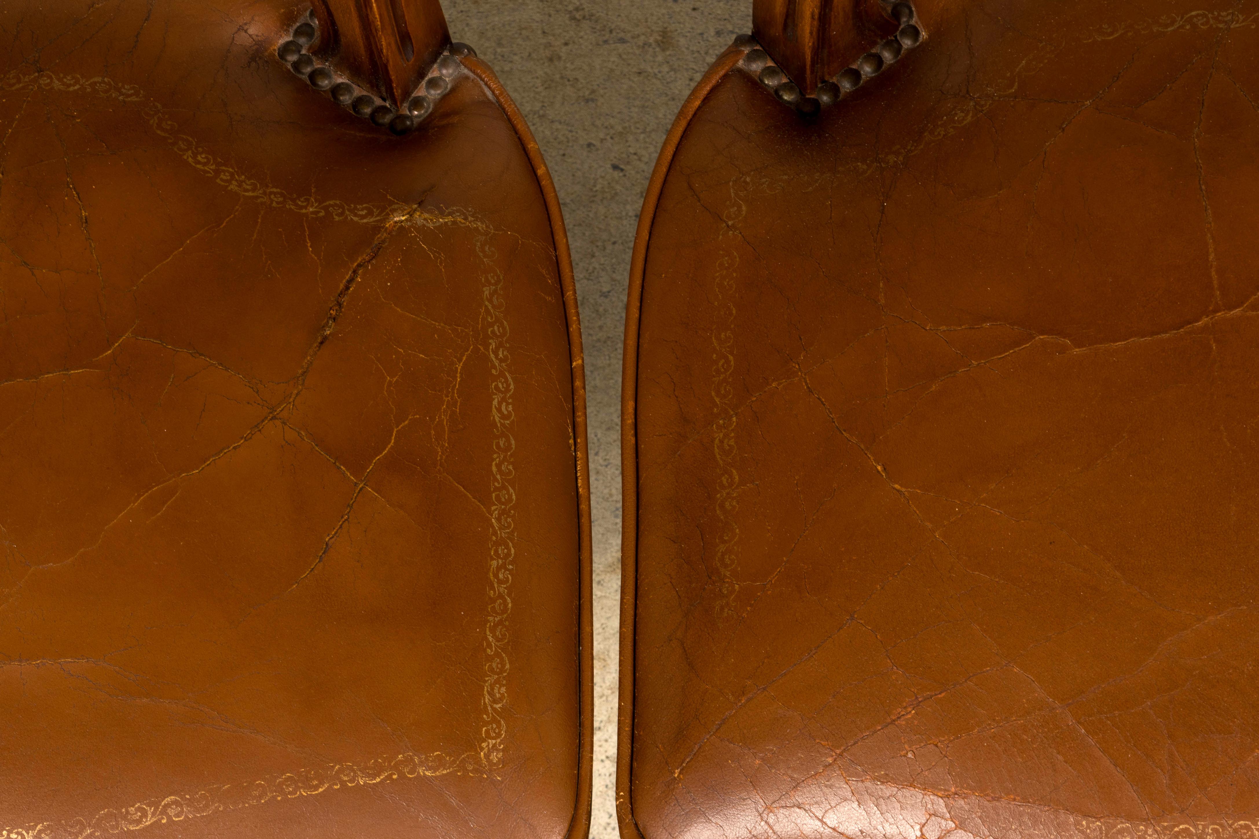 Chaises de salle à manger en érable de style Louis XV en cuir brun - Lot de 6 Bon état - En vente à Astoria, NY