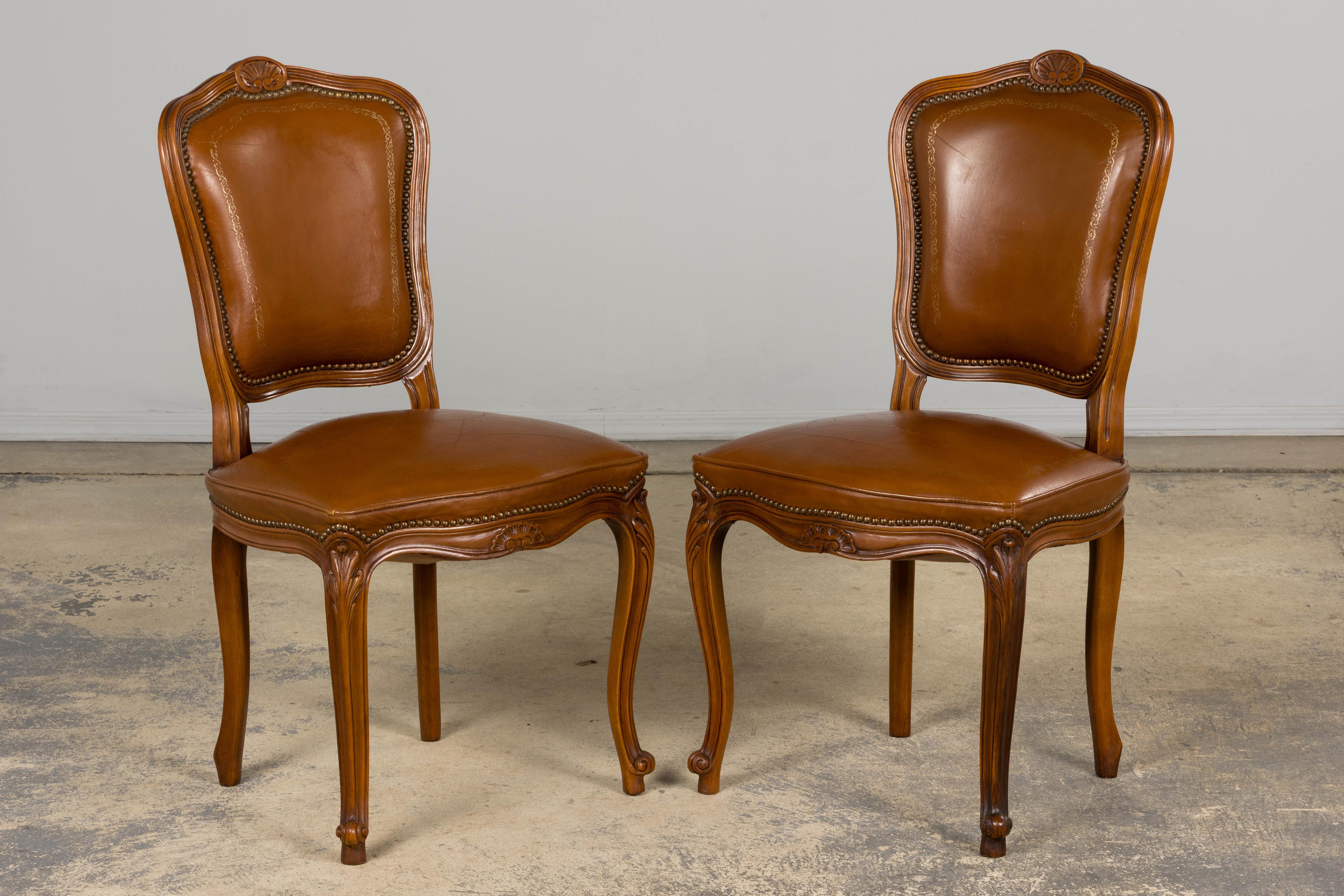 Chaises de salle à manger en érable de style Louis XV en cuir brun - Lot de 6 en vente 2