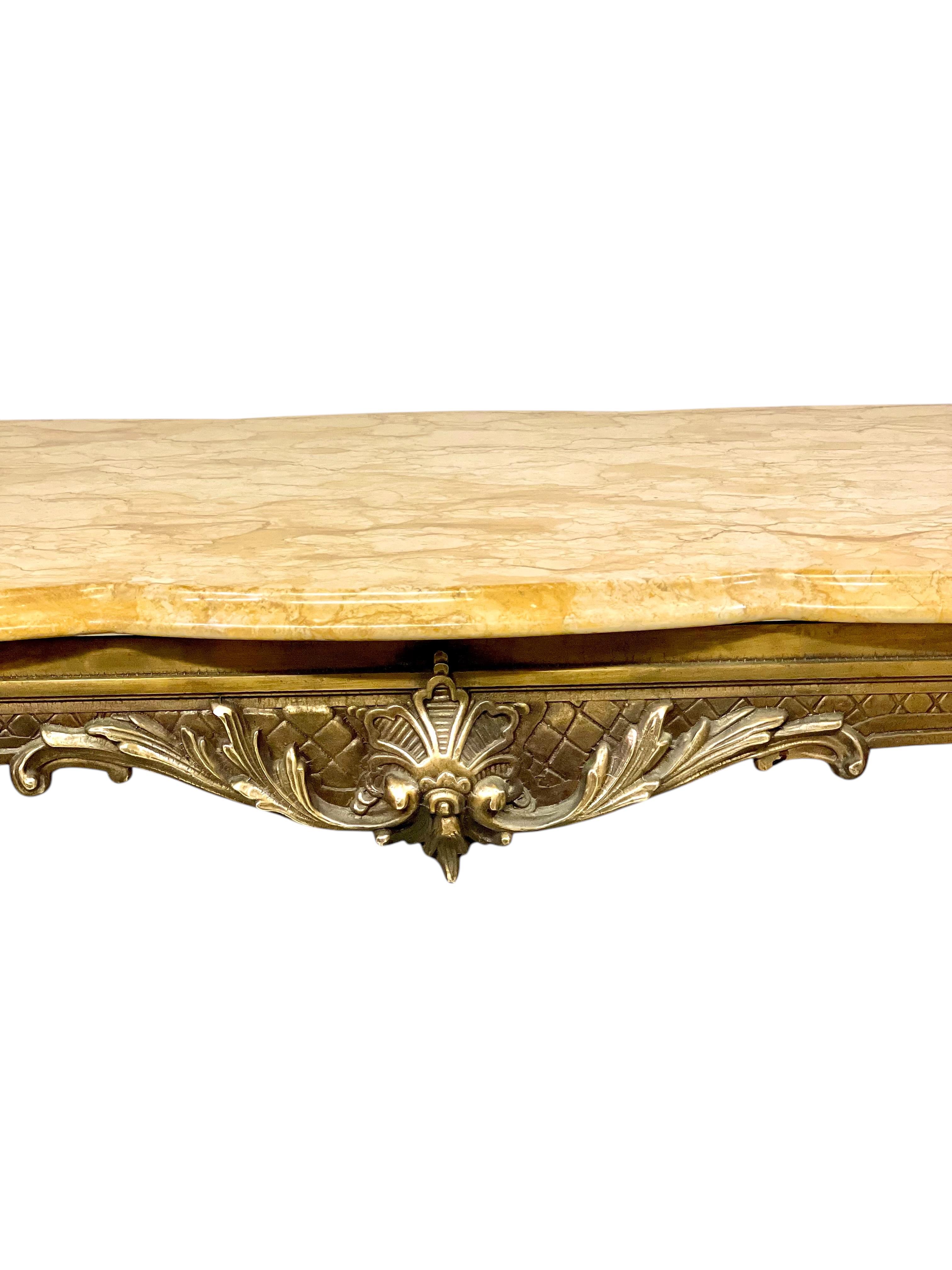 French Louis XV Style Coffee Table 20th Century In Good Condition For Sale In LA CIOTAT, FR