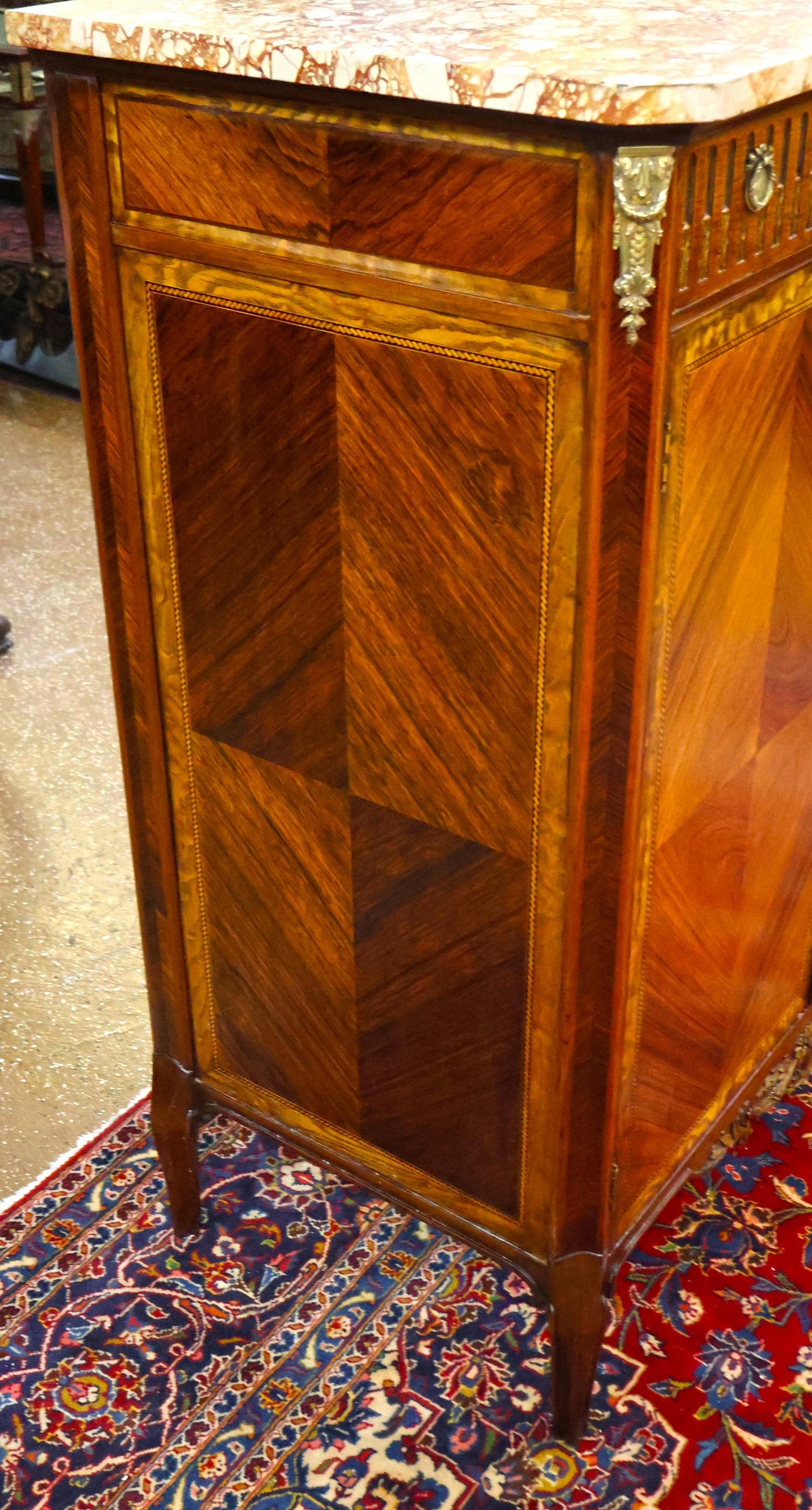 French Louis XV Style Marble Top Inlaid High Dresser High Chest Circa 1920's In condizioni buone in vendita a Long Branch, NJ