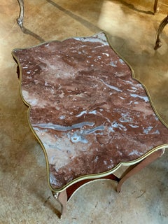 Table d'appoint française de style Louis XV à plateau en marbre, XIXe siècle