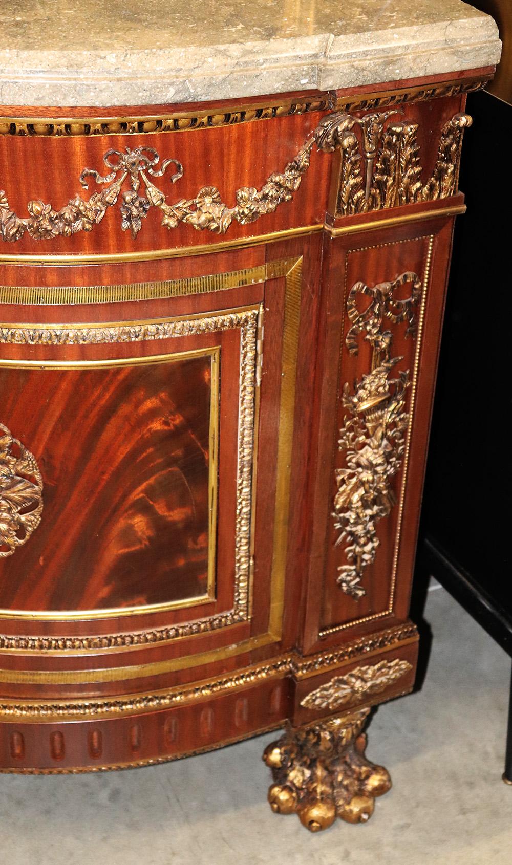 Bronze Mounted Benneman Style French Louis XV Style Marble Top Sideboard Buffet In Good Condition In Swedesboro, NJ