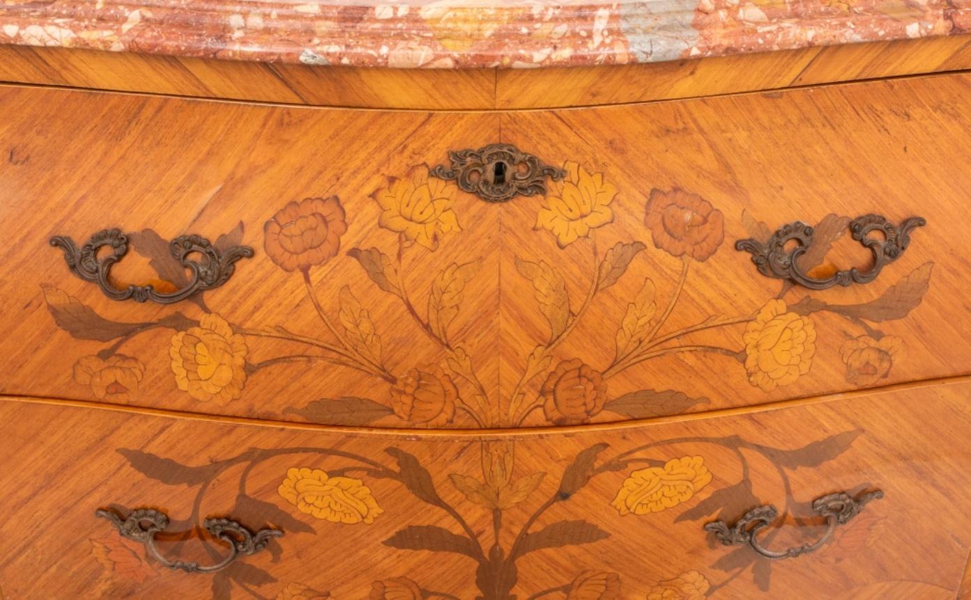 French Louis XV Style Marquetry Commode / Dresser In Good Condition In New York, NY