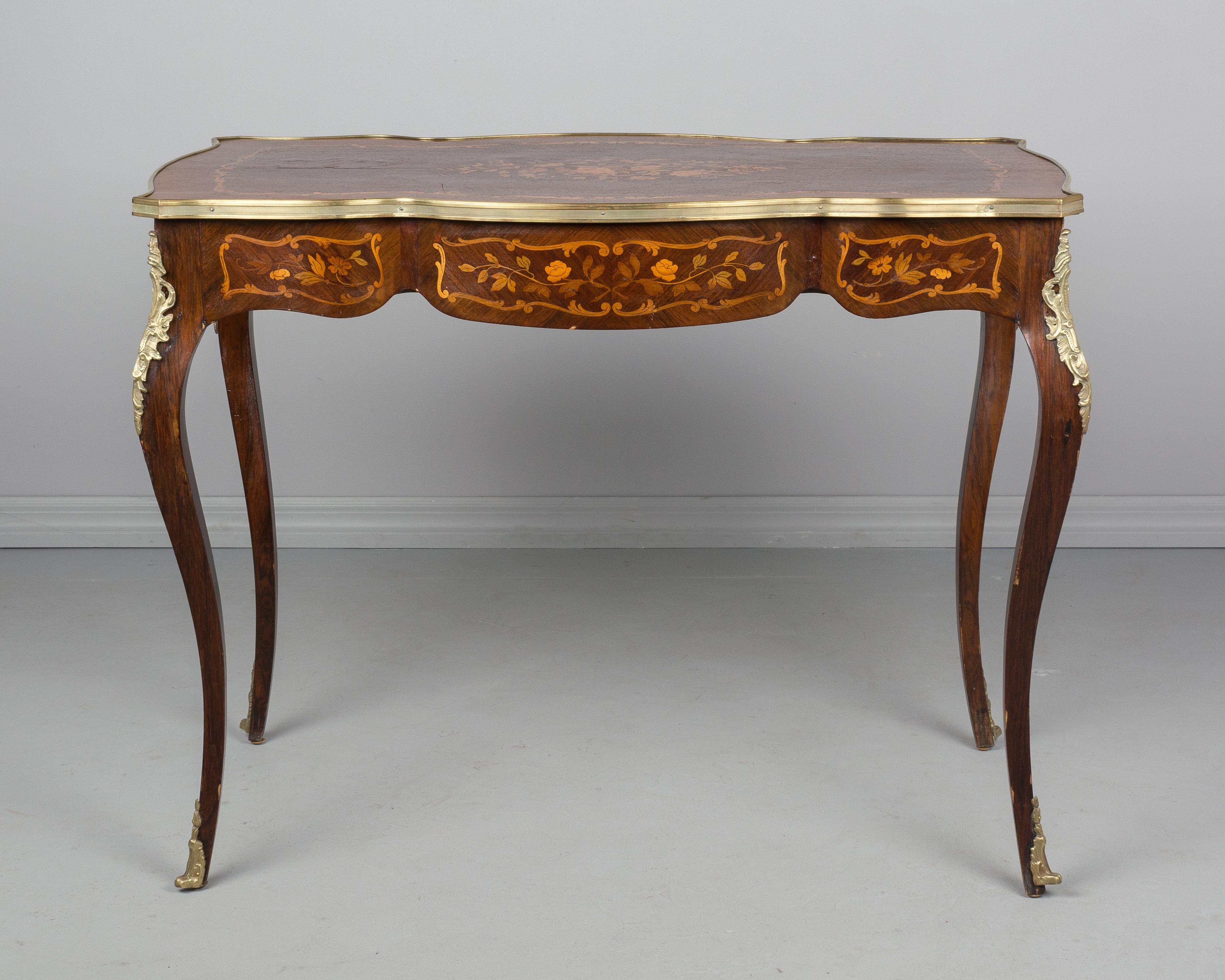 French Louis XV Style Marquetry Desk In Good Condition In Winter Park, FL
