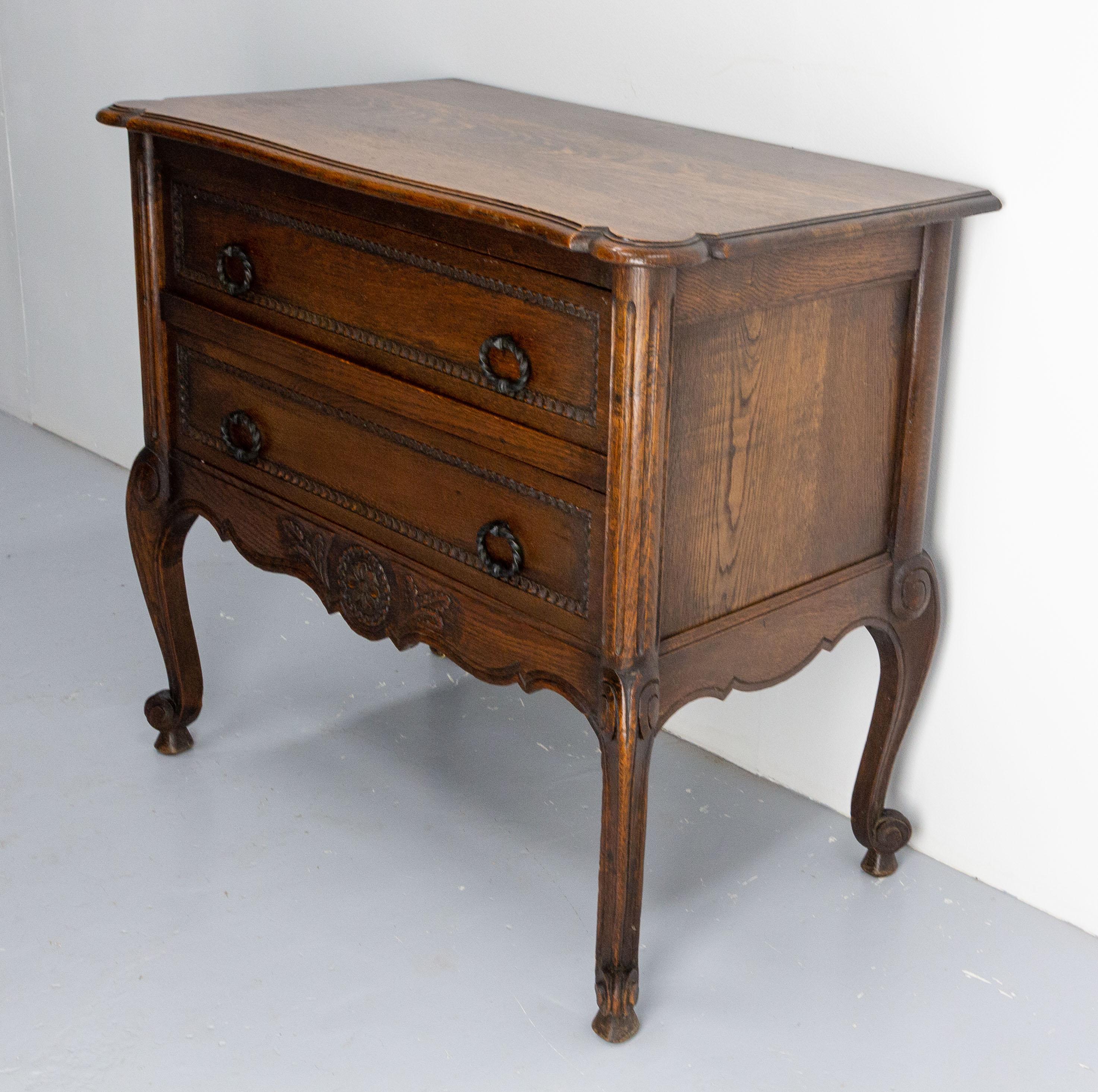 French Louis XV Style Oak Commode Chest of Drawers, circa 1940 For Sale 1