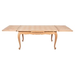 Mesa de comedor francesa de roble estilo Luis XV