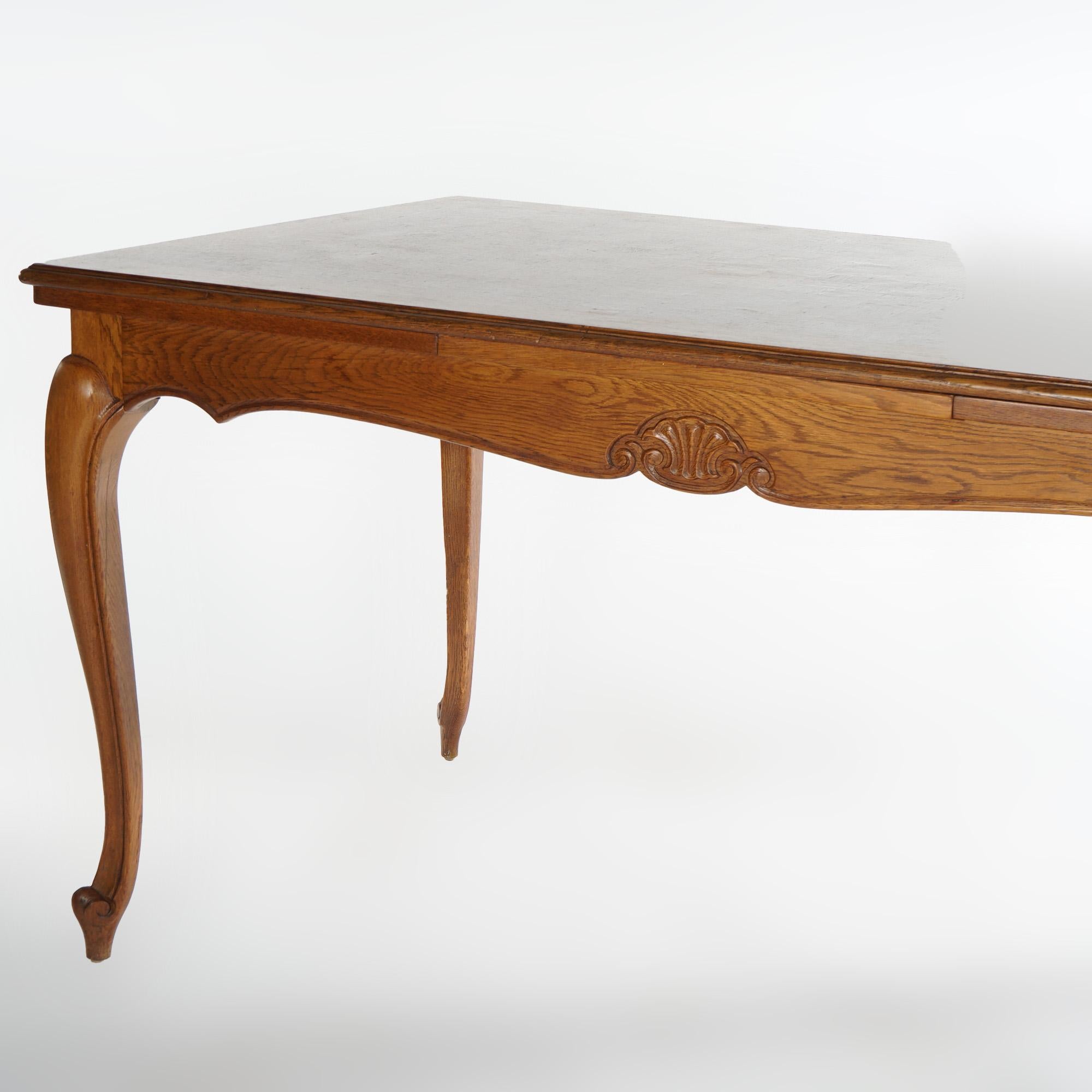 Table de salle à manger à tiroirs en parqueterie de chêne de style Louis XV et 4 chaises à haut dossier en vente 12