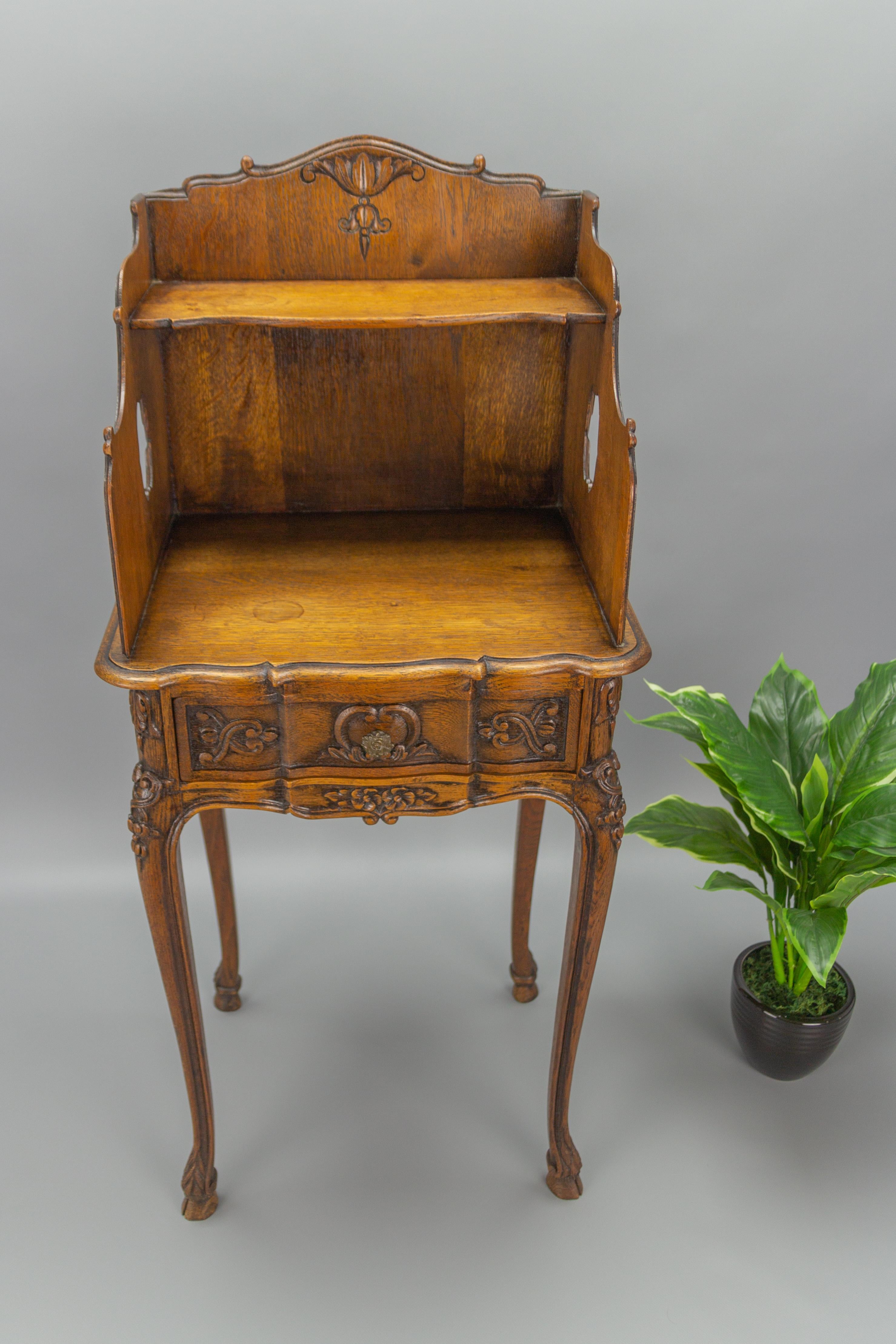 French Louis XV Style Oakwood Nightstand or Side Table 12