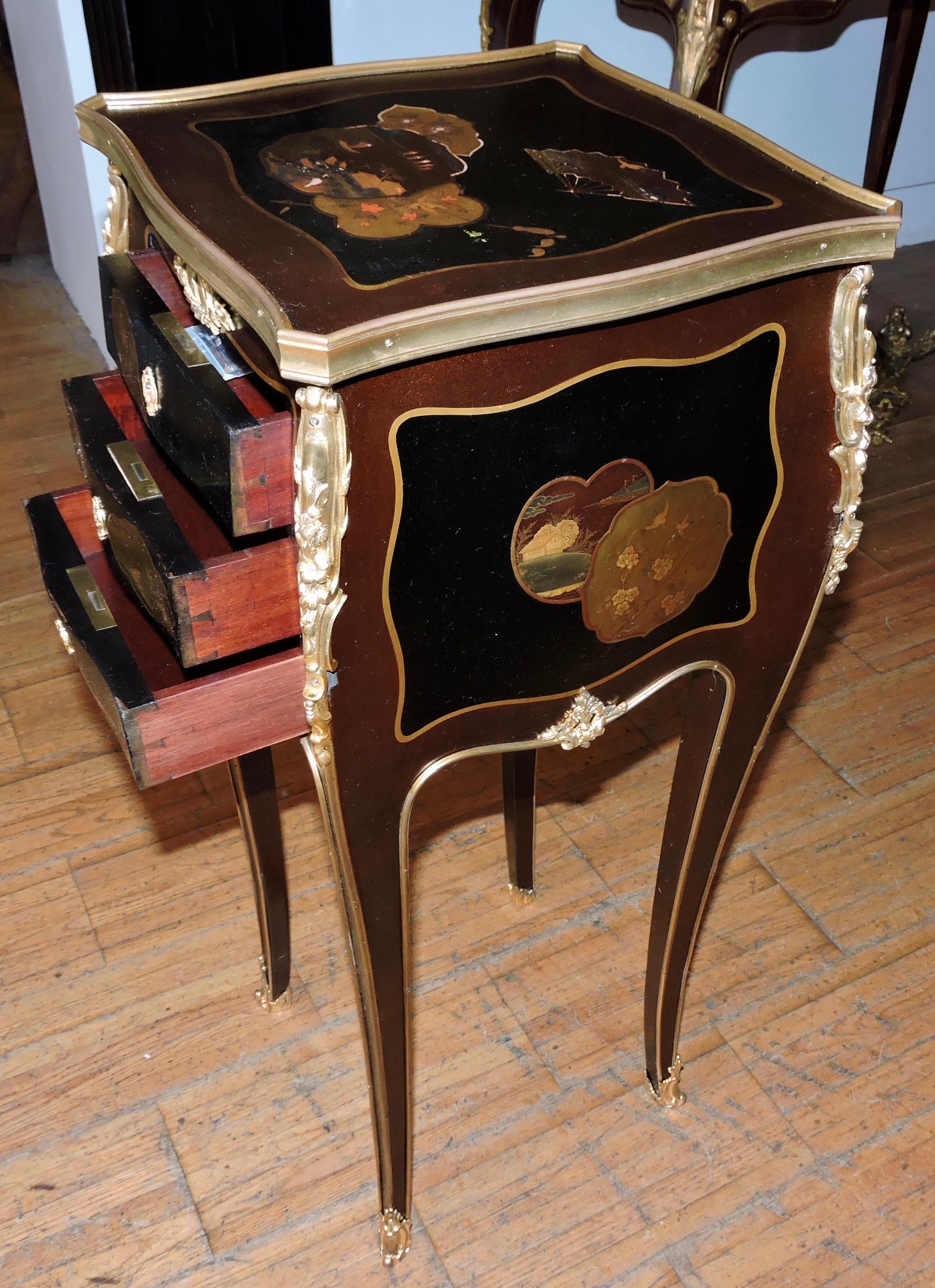 French Louis XV Style Ormolu-Mounted and Lacquered Table à Écrire, circa 1880 4