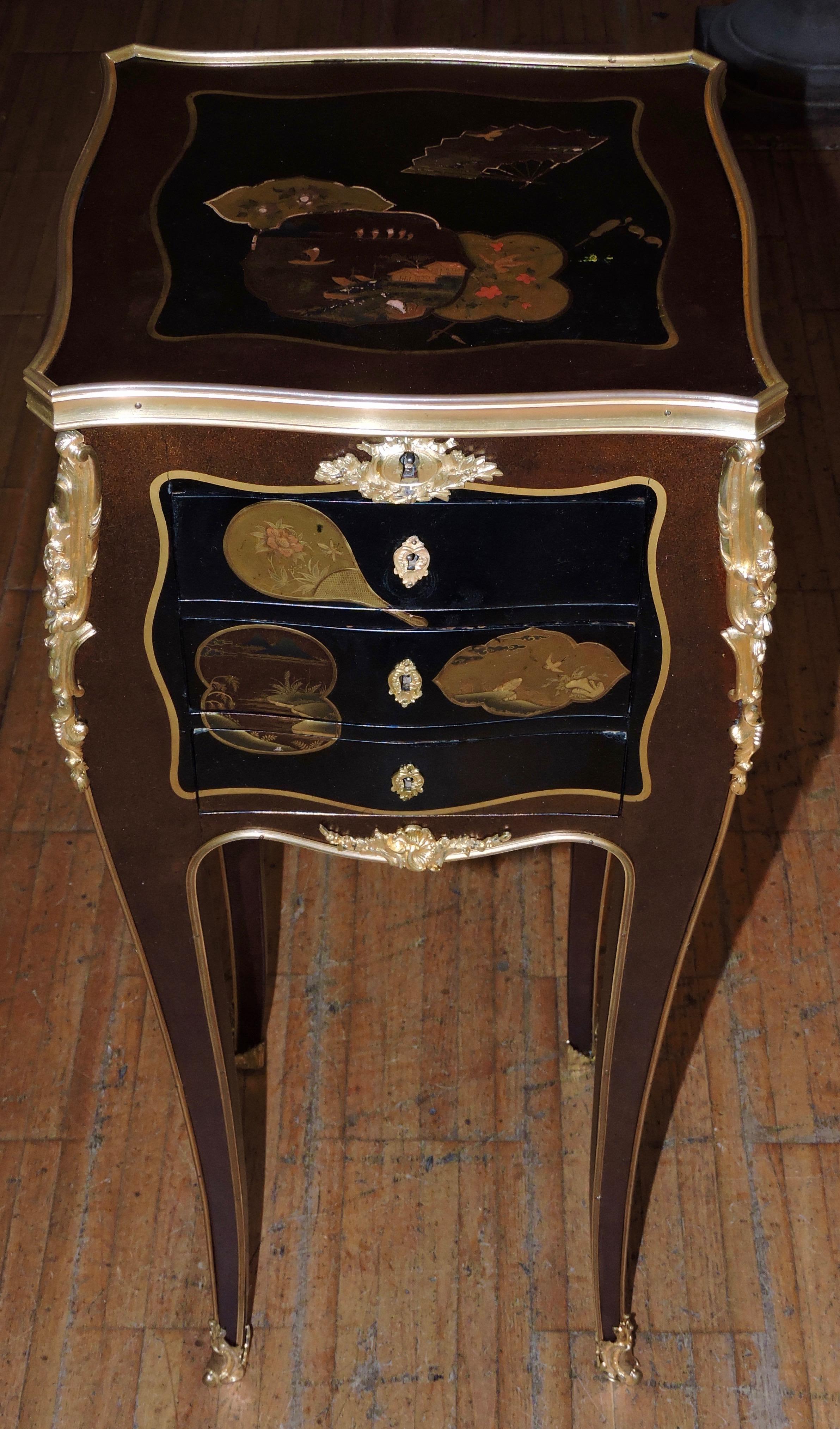 French Louis XV Style Ormolu-Mounted and Lacquered Table à Écrire, circa 1880 1