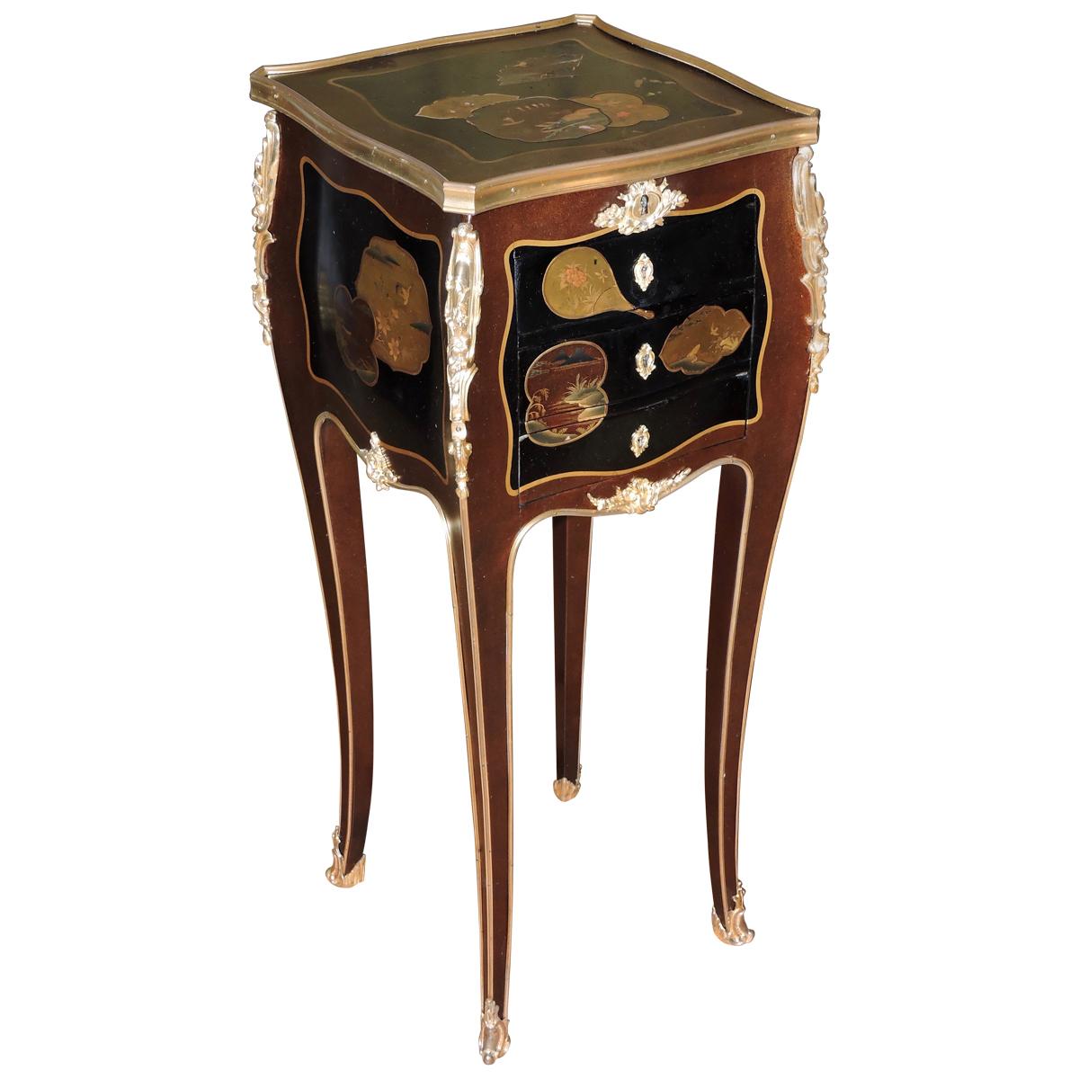 French Louis XV Style Ormolu-Mounted and Lacquered Table à Écrire, circa 1880