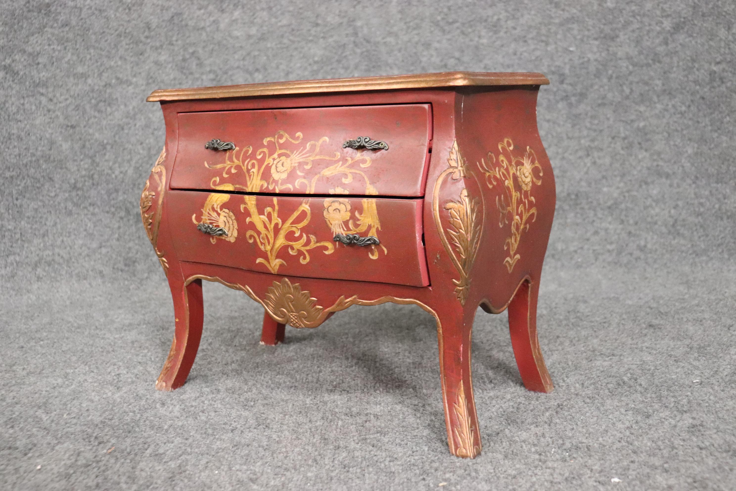 French Louis XV Style Paint Decorated Petite Commode Jewelry Box, Circa 1970 In Good Condition For Sale In Swedesboro, NJ