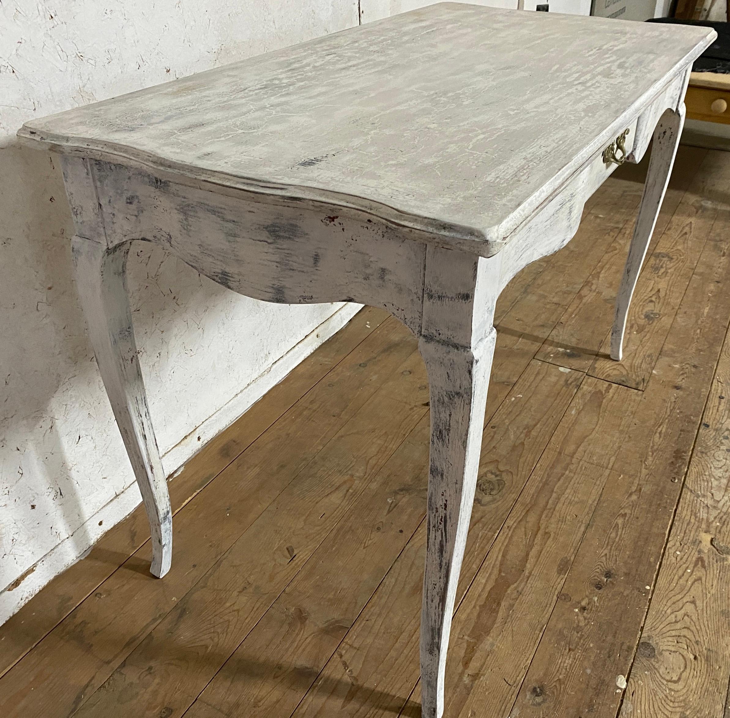 French Louis XV Style Painted Bureau Plat Writing Desk In Good Condition In Sheffield, MA