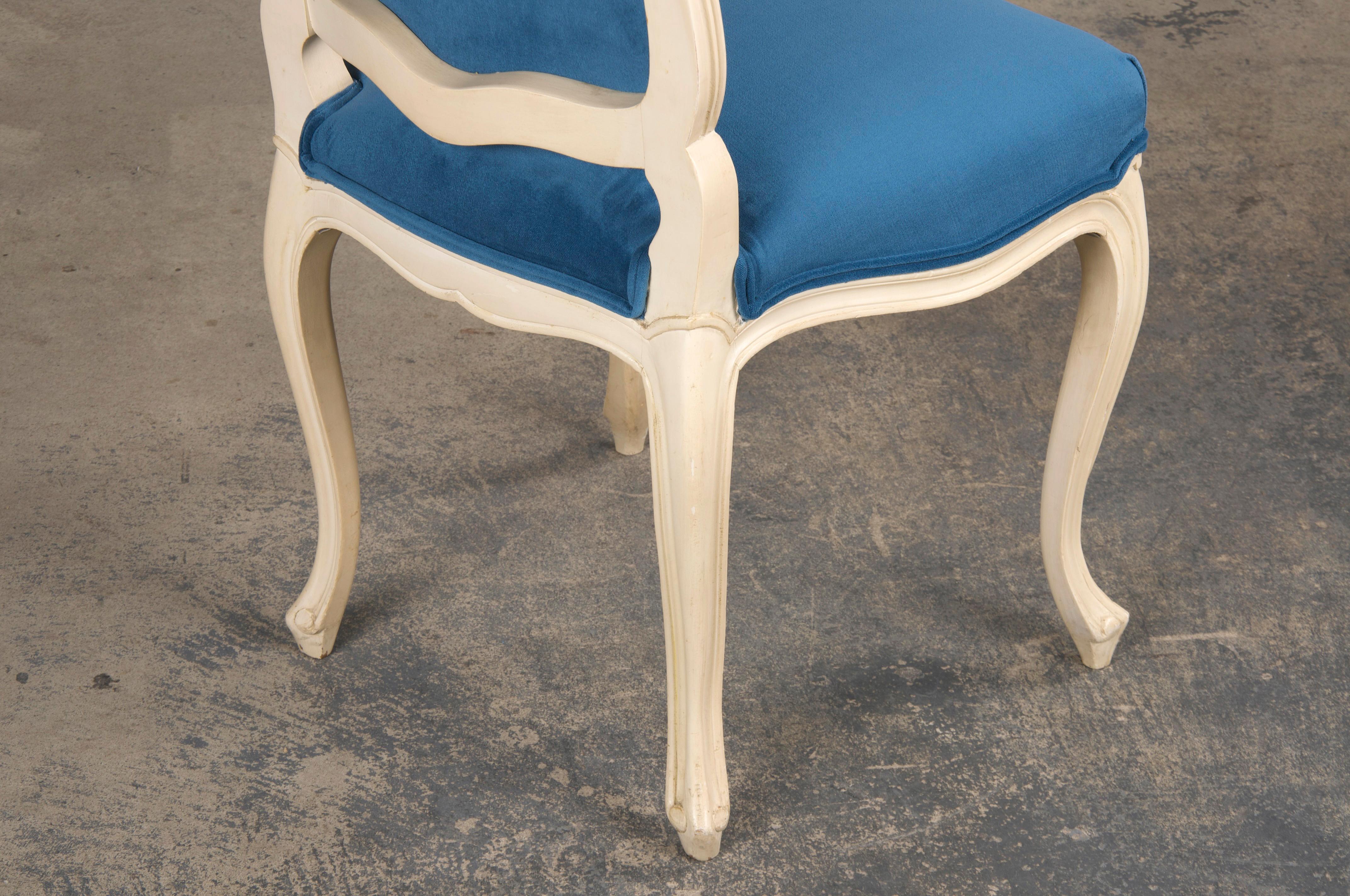 French Louis XV Style Painted Dining Chairs W/ Blue Velvet - Set of 6 For Sale 8