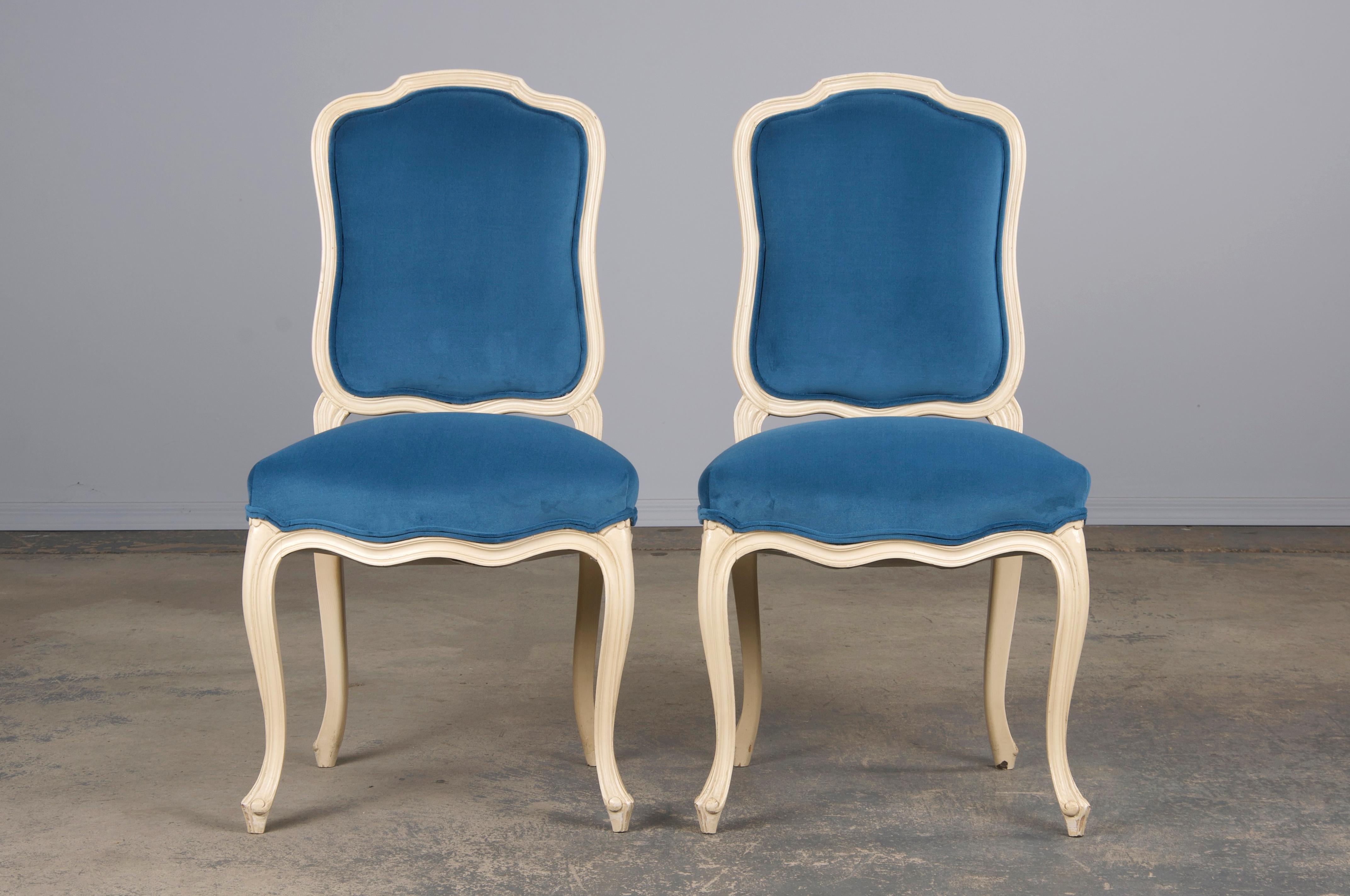 20th Century French Louis XV Style Painted Dining Chairs W/ Blue Velvet - Set of 6 For Sale