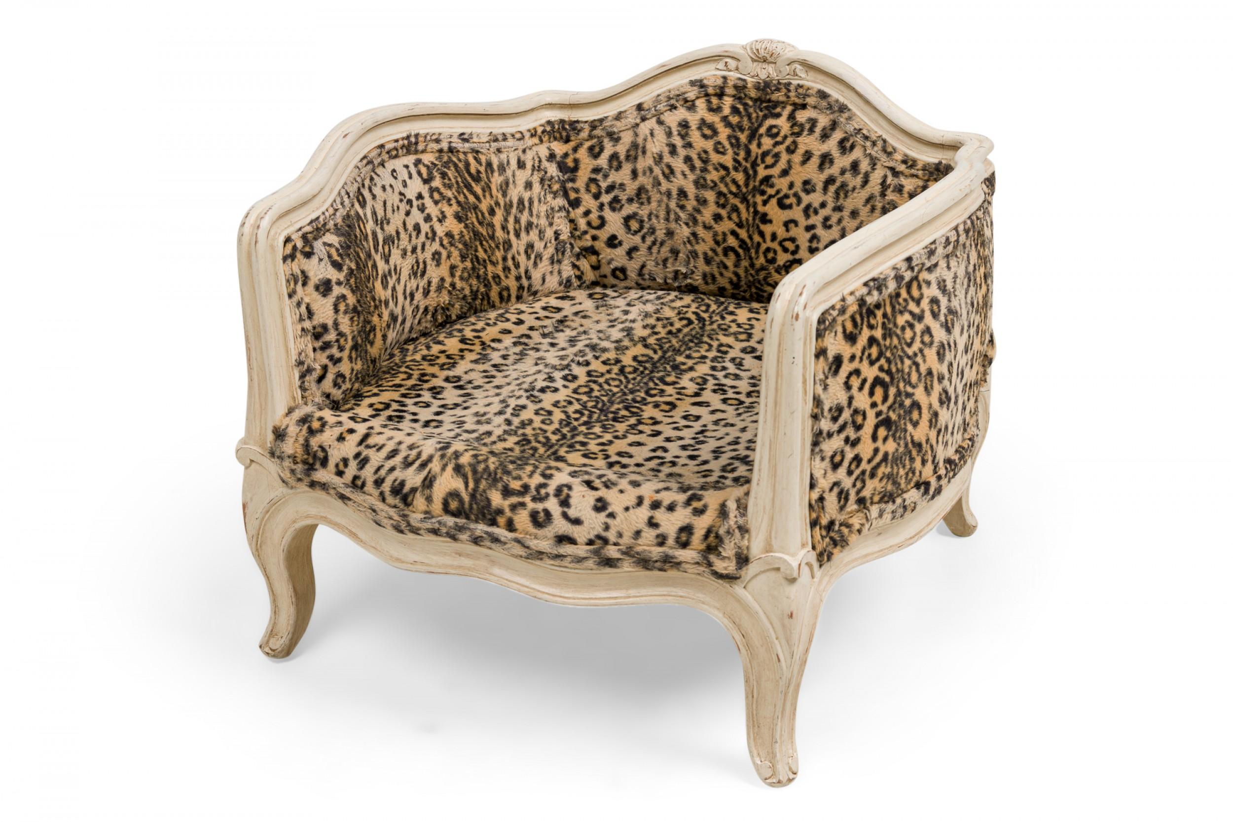 French Louis XV-Style Painted Wood Leopard Print Upholstered Pet Bed For Sale 3