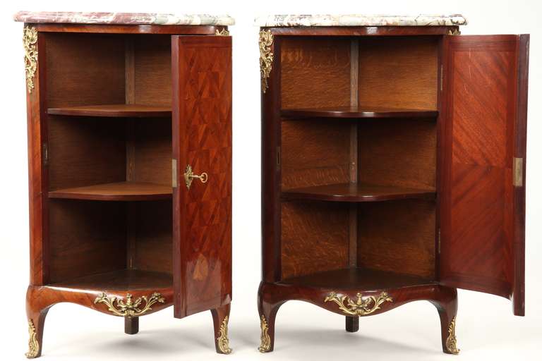 Gilt French Louis XV Style Pair of Antique Corner Cabinets Consoles, 19th Century