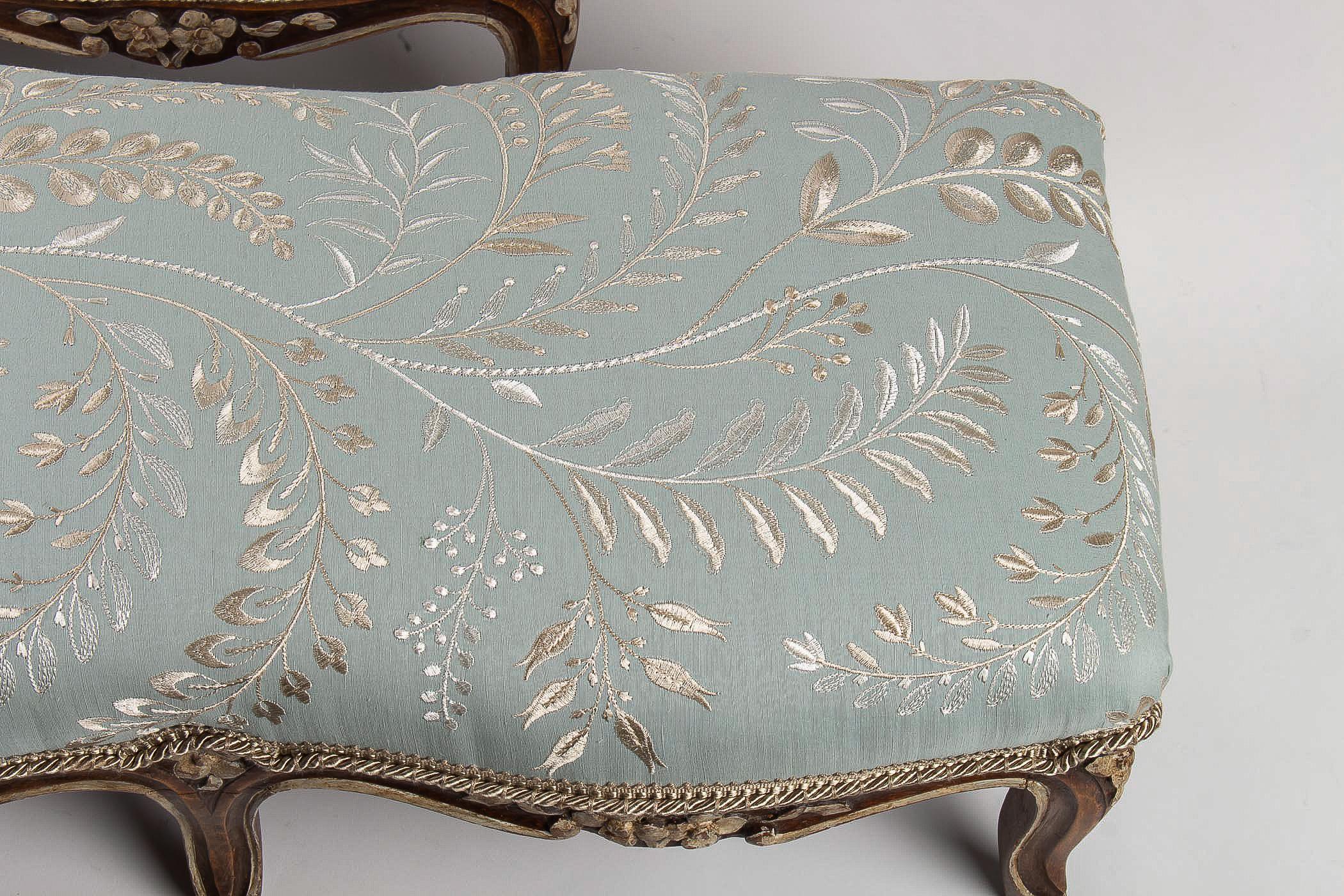 French Louis XV Style Pair of Carved Footstool, circa 1880 5