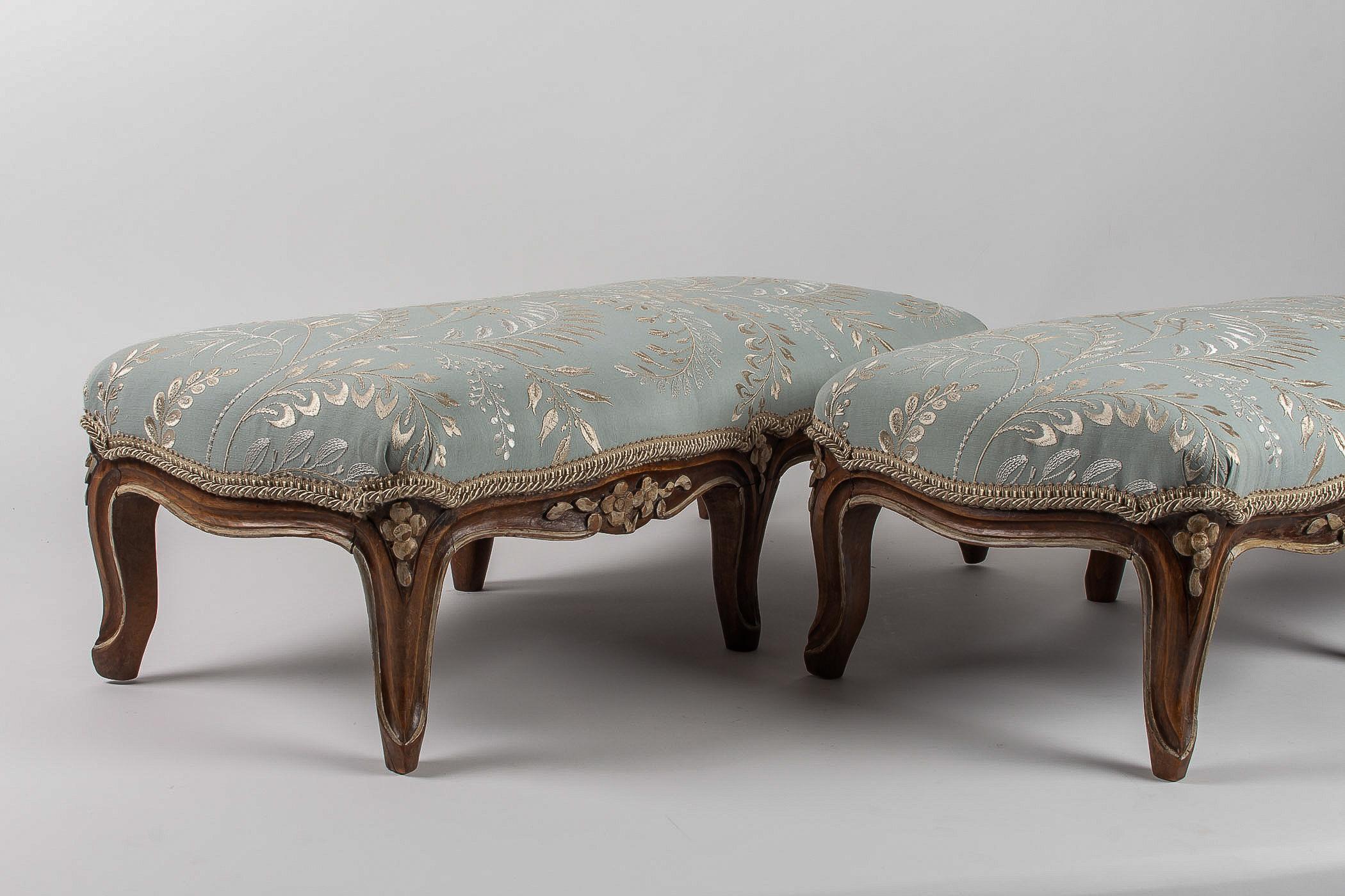 French Louis XV Style Pair of Carved Footstool, circa 1880 7