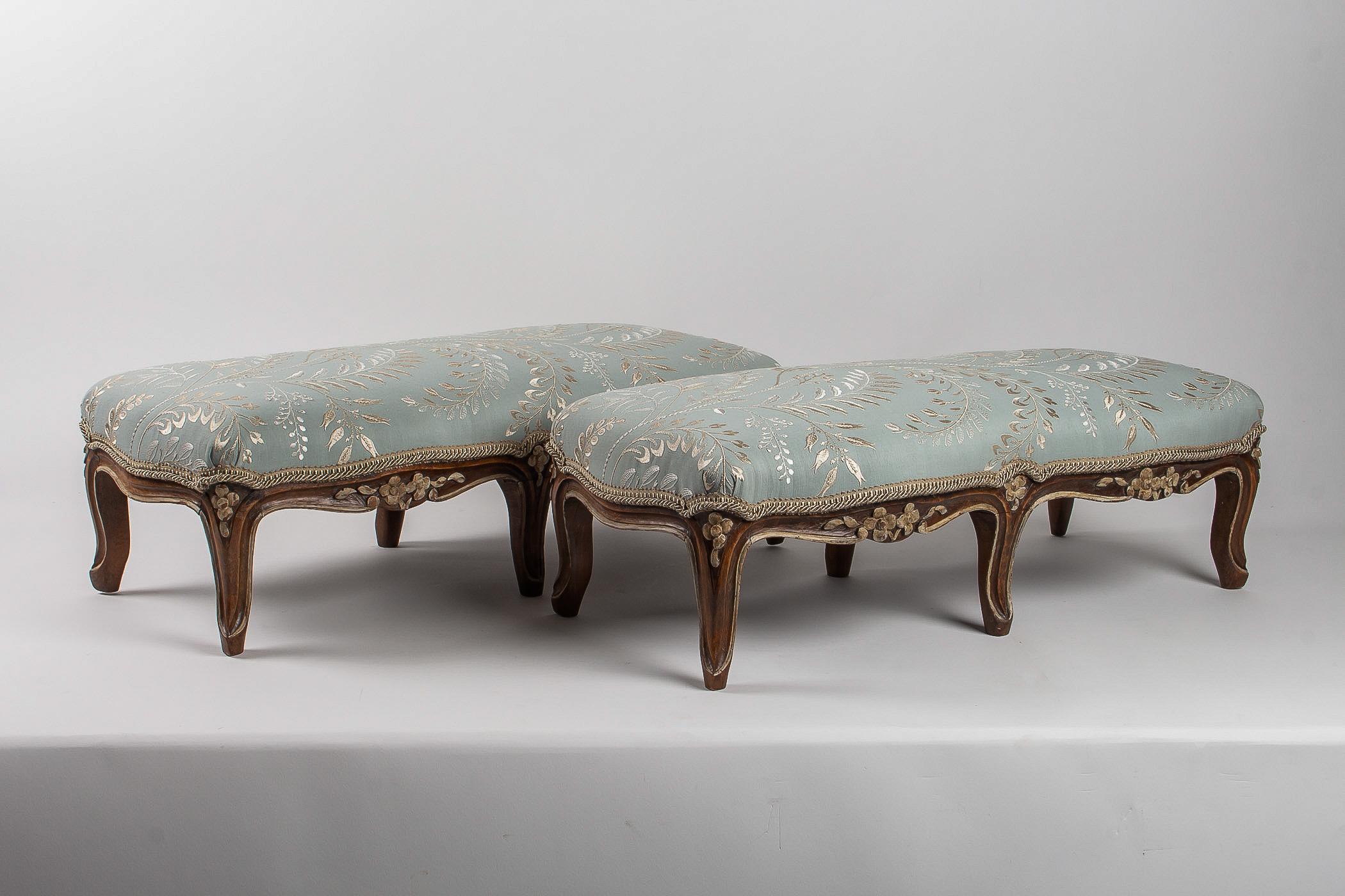 French Louis XV Style Pair of Carved Footstool, circa 1880 9