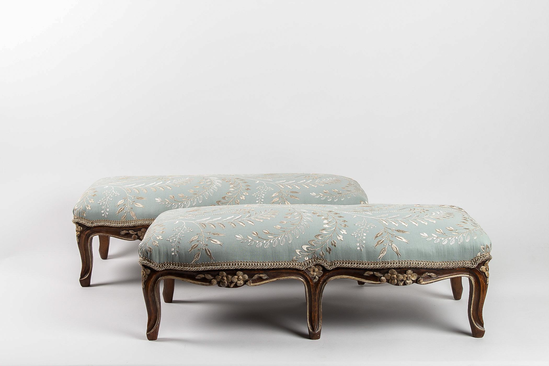 French Louis XV Style Pair of Carved Footstool, circa 1880 In Good Condition In Saint Ouen, FR