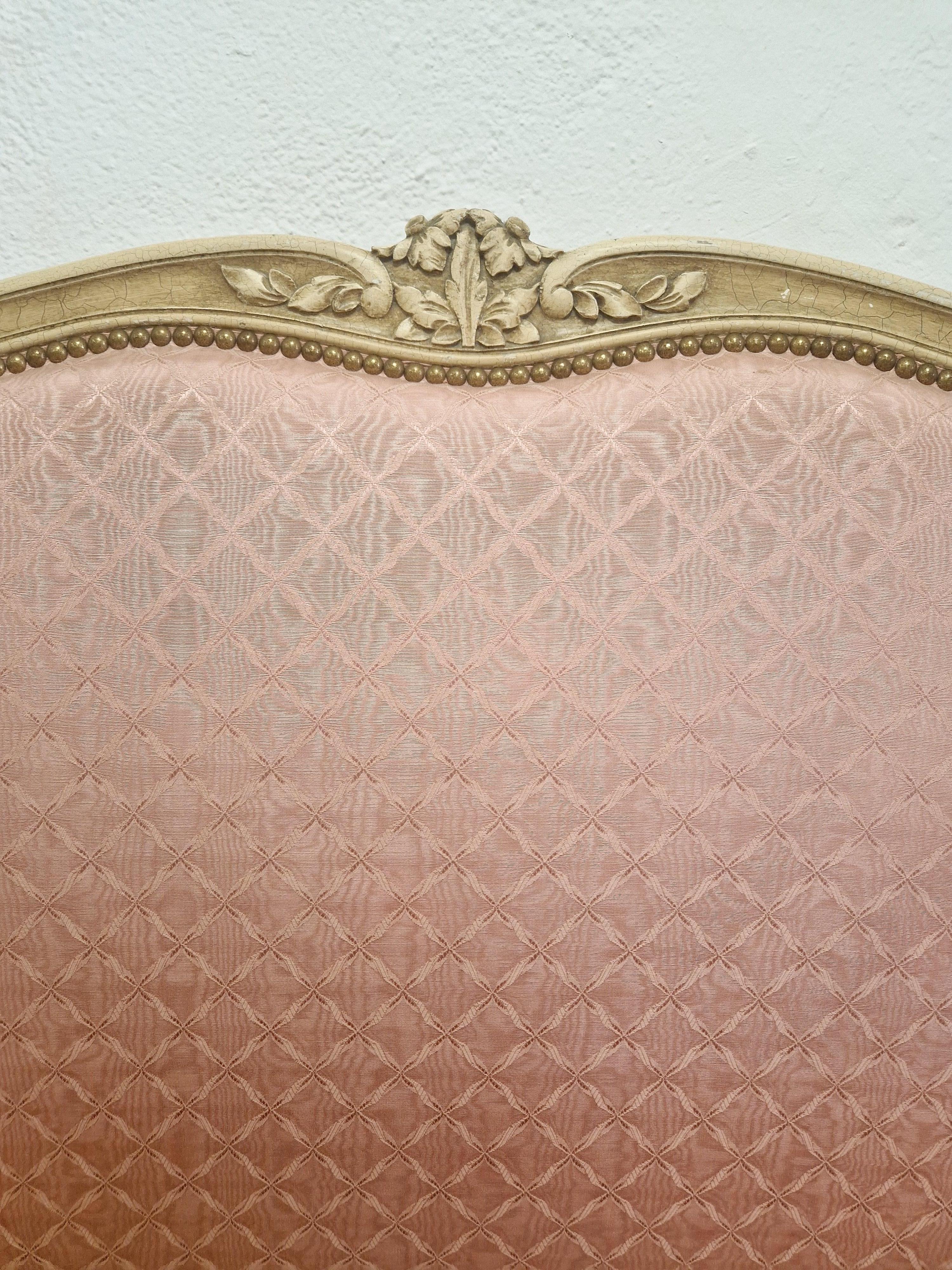 Lit Corbeille rose de style Louis XV français en vente 1