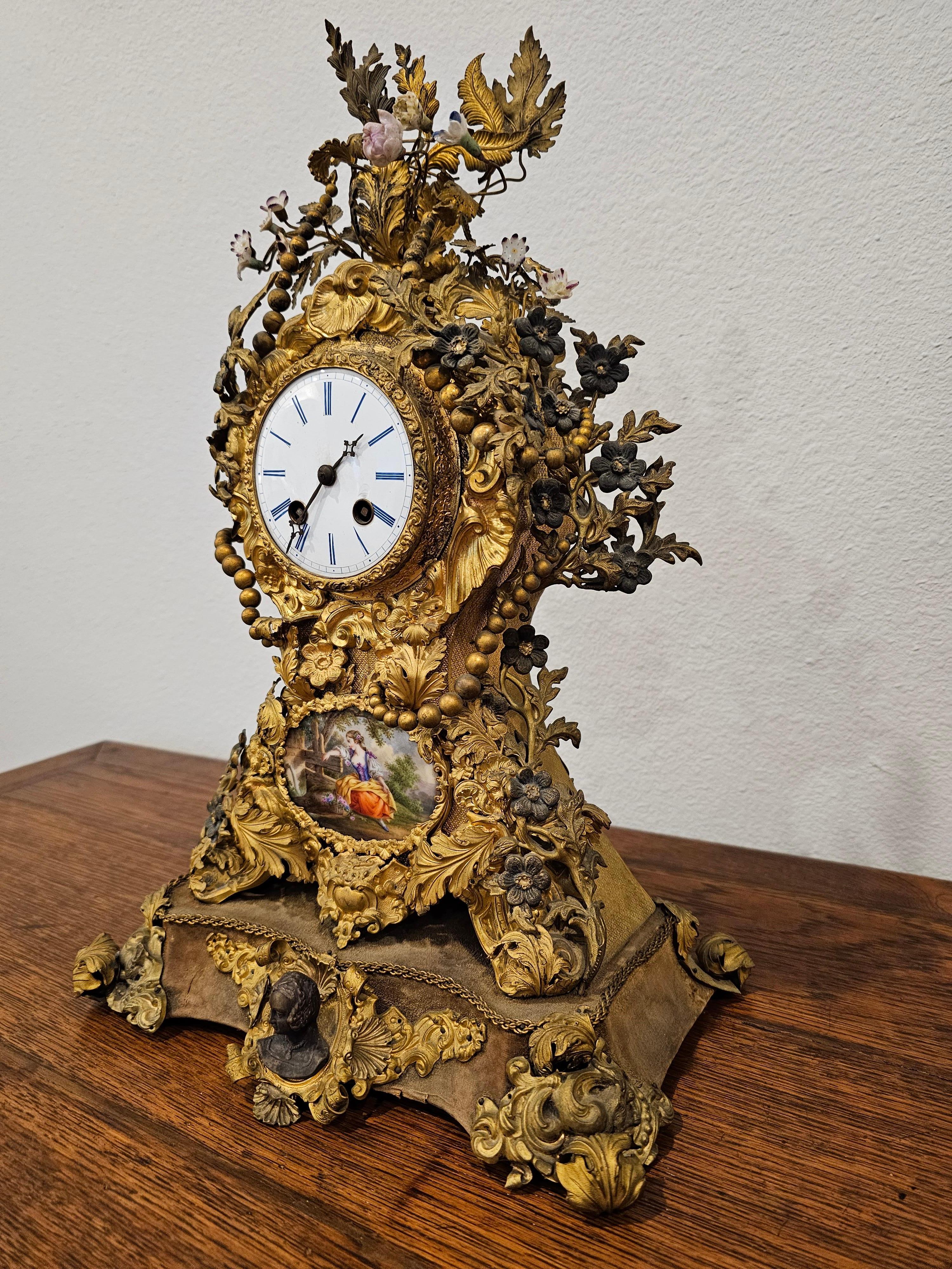 French Louis XV Style Porcelain Gilt Mixed Metal Mantel Clock For Sale 1
