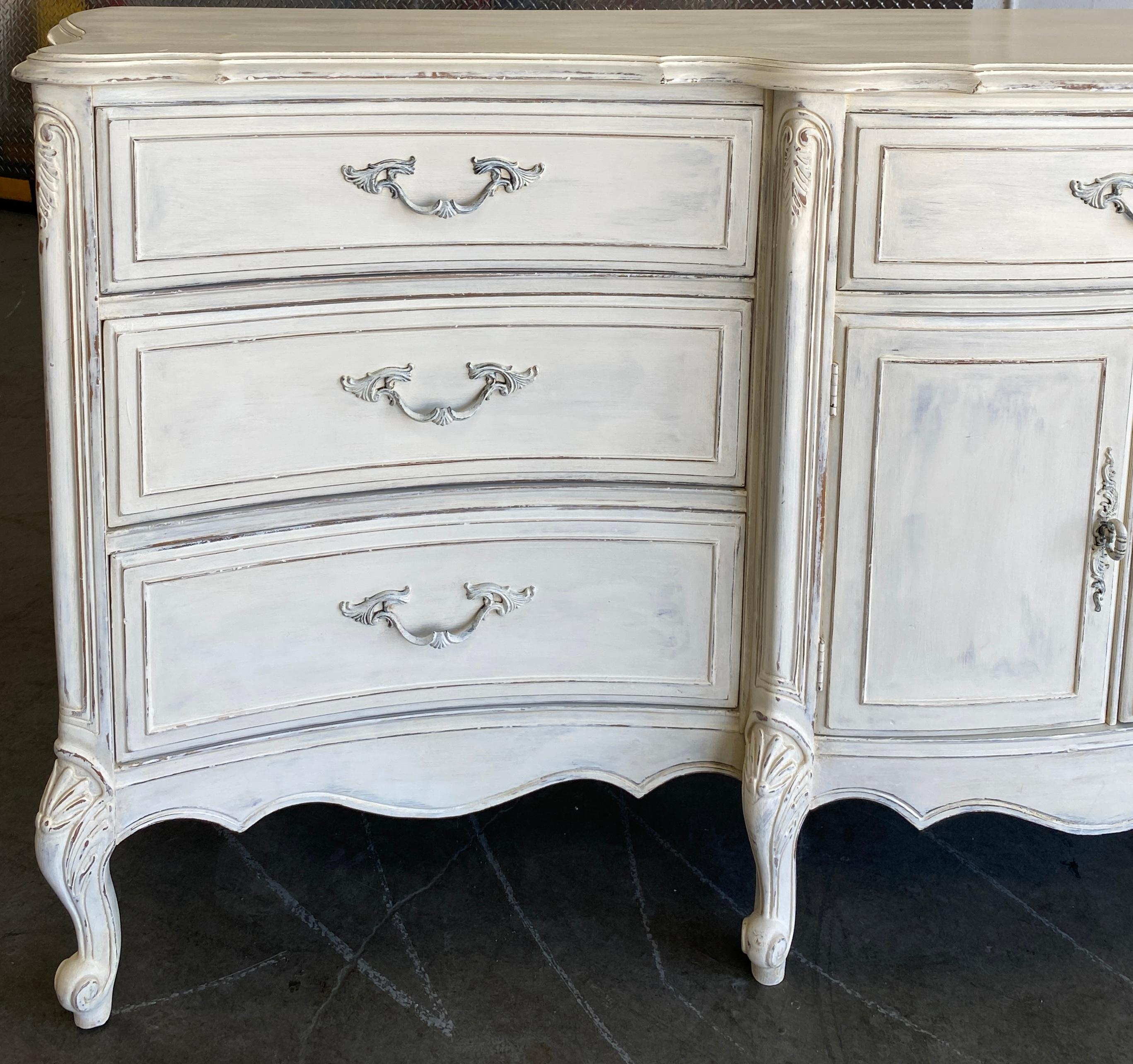 Französisches Sideboard im Louis XV-Stil, französisches bemaltes Buffet oder Enfilade im Angebot 4