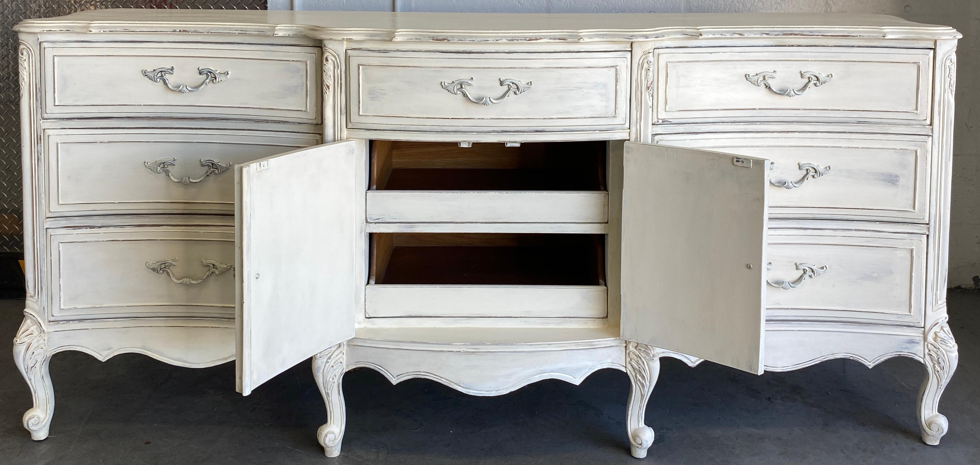 Französisches Sideboard im Louis XV-Stil, französisches bemaltes Buffet oder Enfilade im Angebot 6