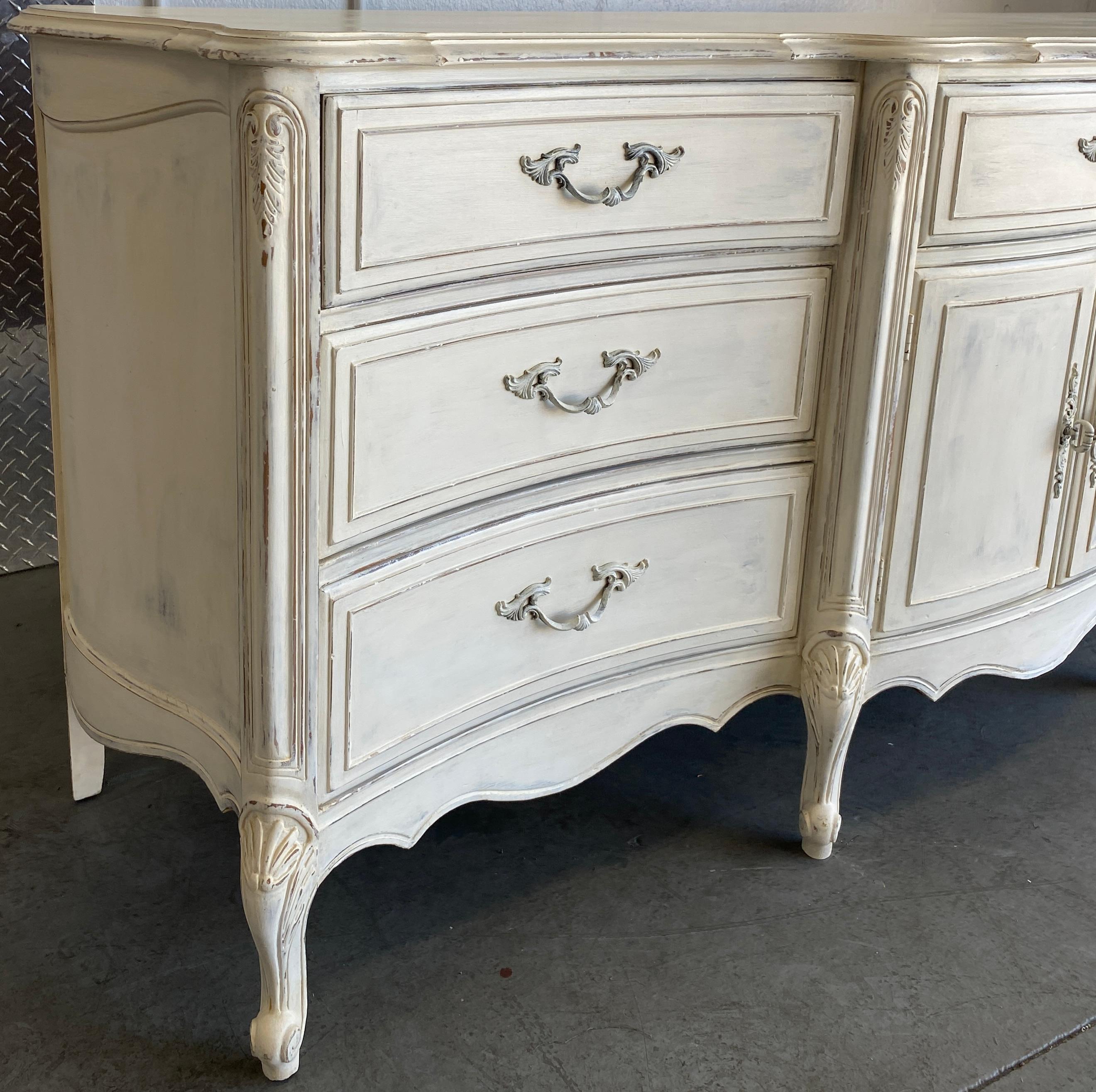 Französisches Sideboard im Louis XV-Stil, französisches bemaltes Buffet oder Enfilade (Louis XV.) im Angebot