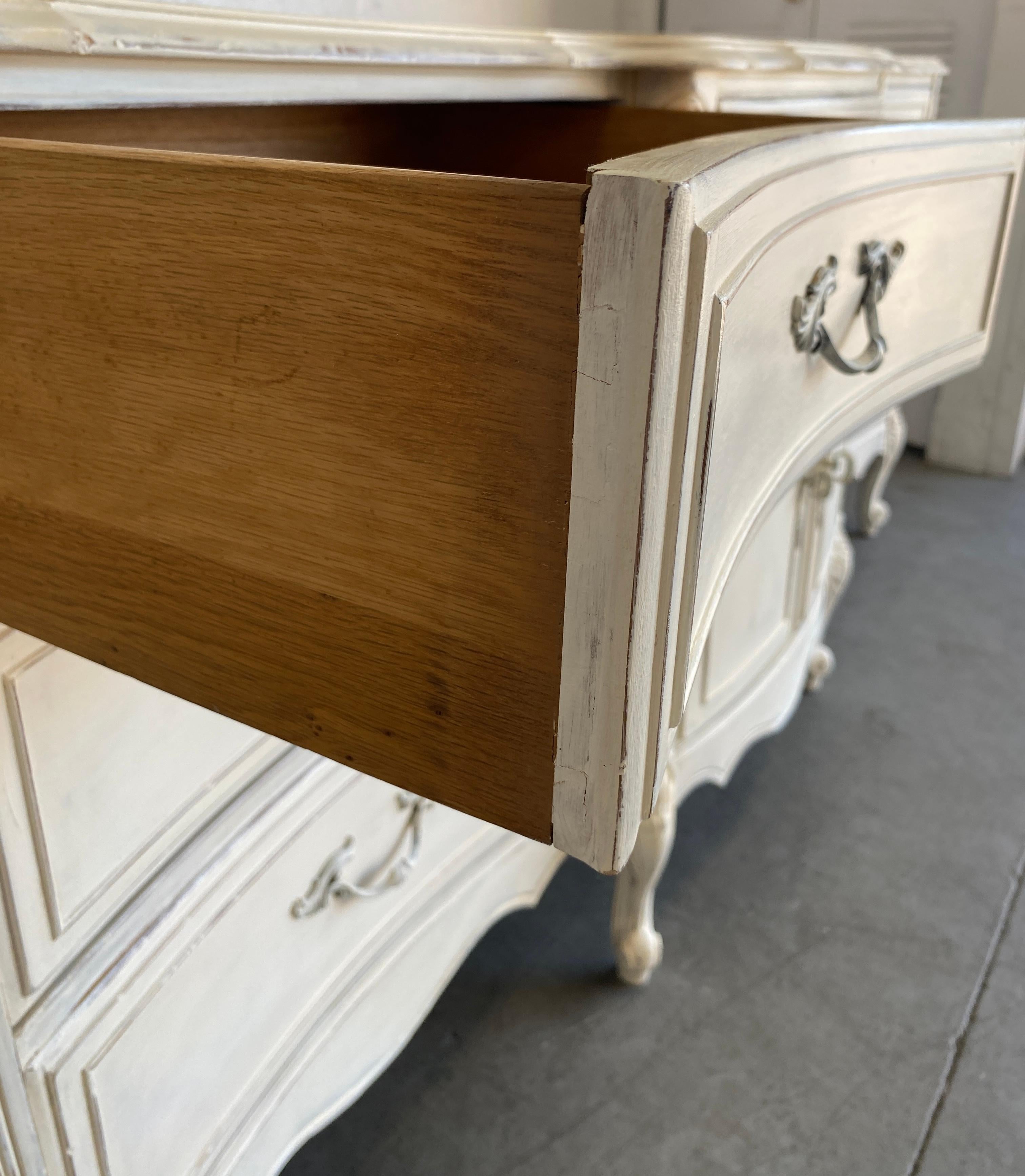 Französisches Sideboard im Louis XV-Stil, französisches bemaltes Buffet oder Enfilade im Zustand „Gut“ im Angebot in Miami, FL