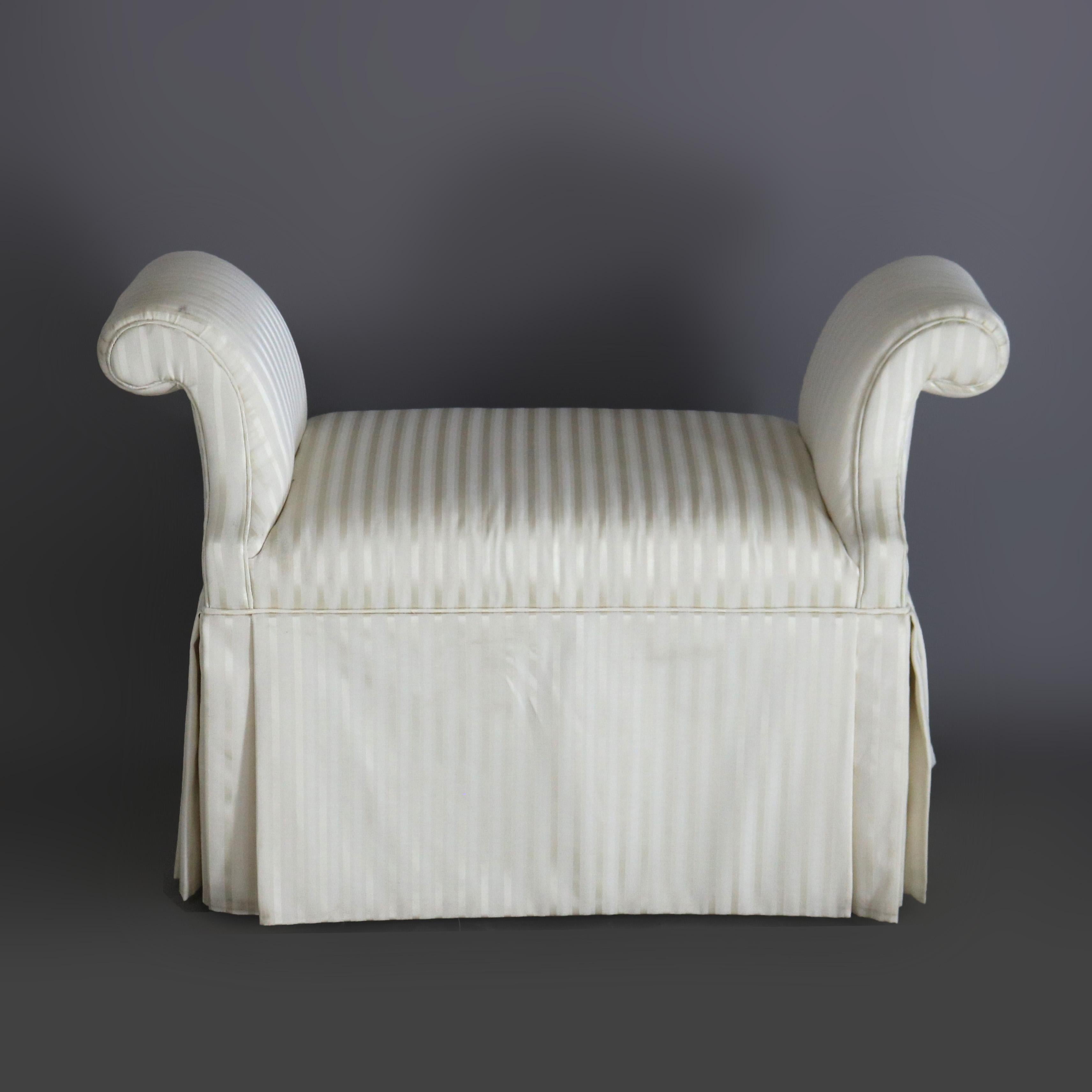French Louis XV Style Scroll Arm & Skirted Boudoir Bench 20thC In condizioni buone in vendita a Big Flats, NY