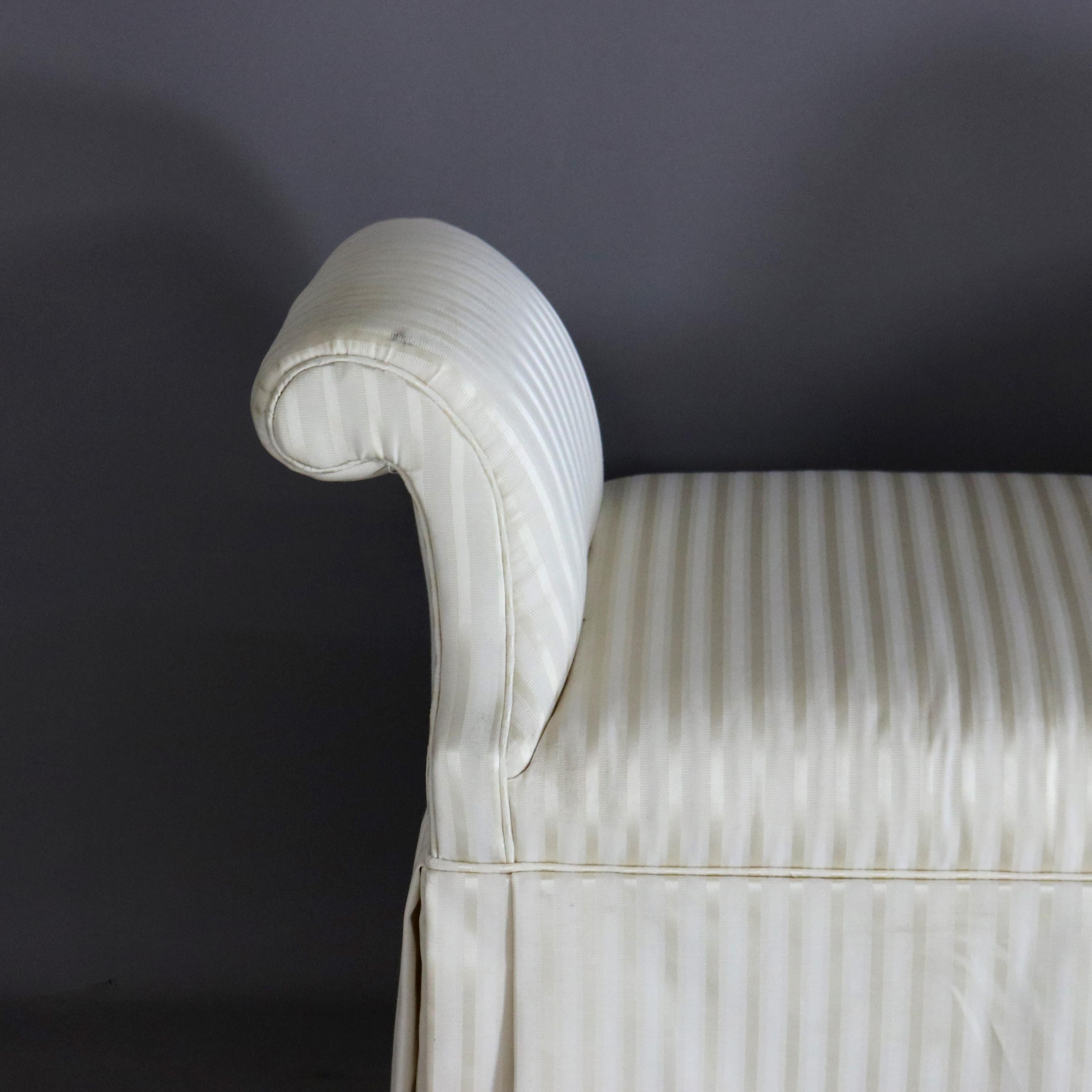 French Louis XV Style Scroll Arm & Skirted Boudoir Bench 20thC in vendita 1