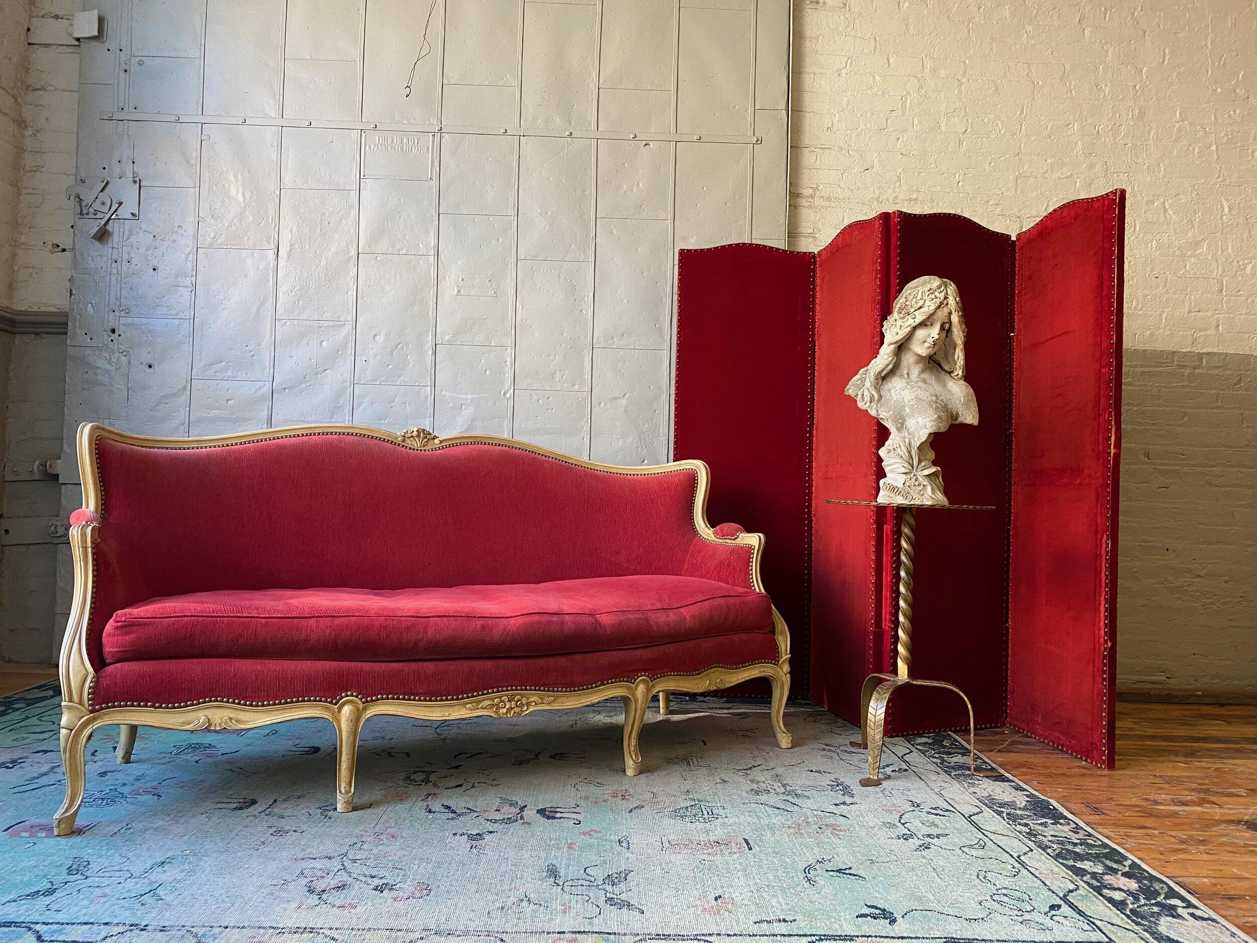 French Louis XV Style Settee in Red Velvet For Sale 5