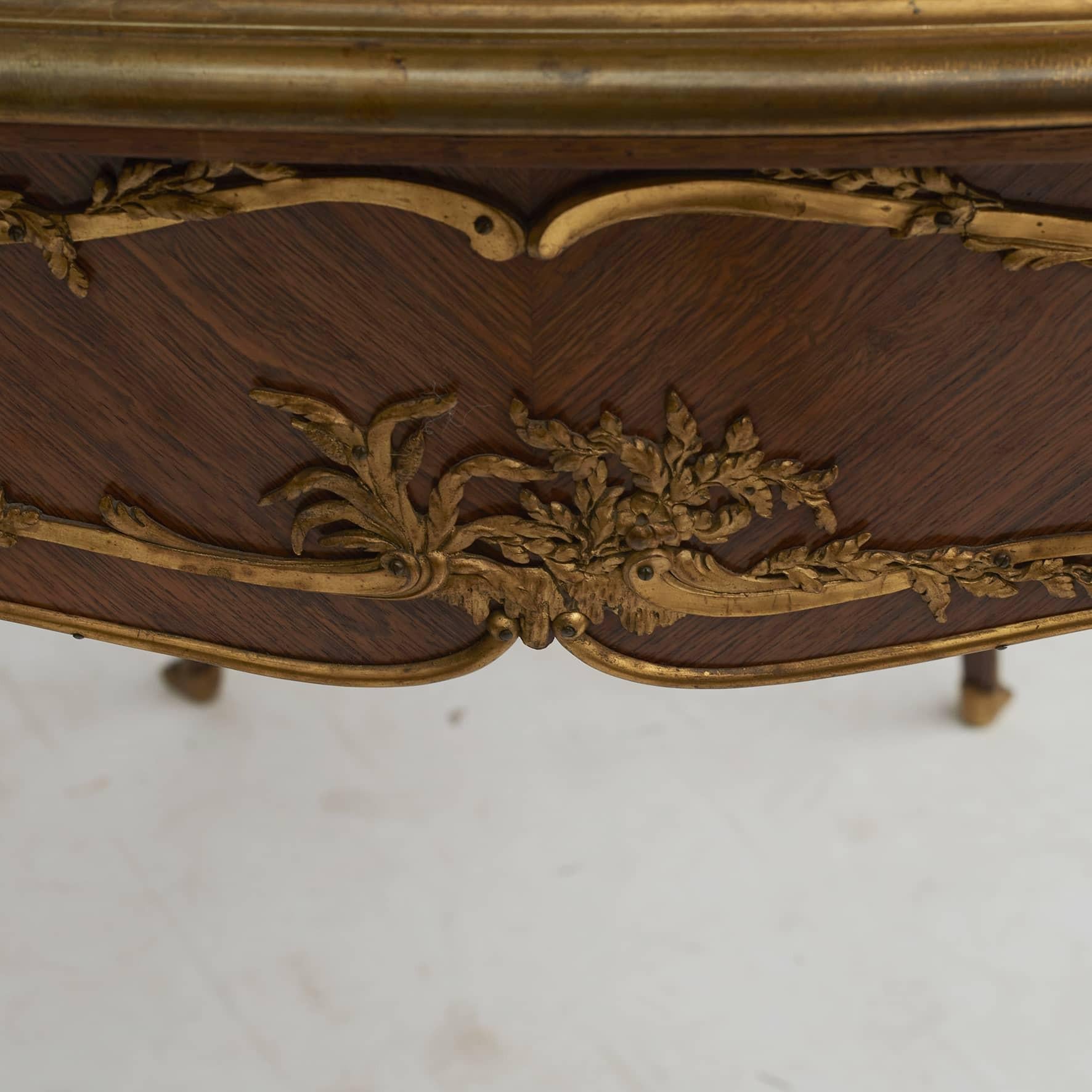 French Louis XV Style Side Table in Kingwood a  gilt bronze Attributed To Zwiner For Sale 8