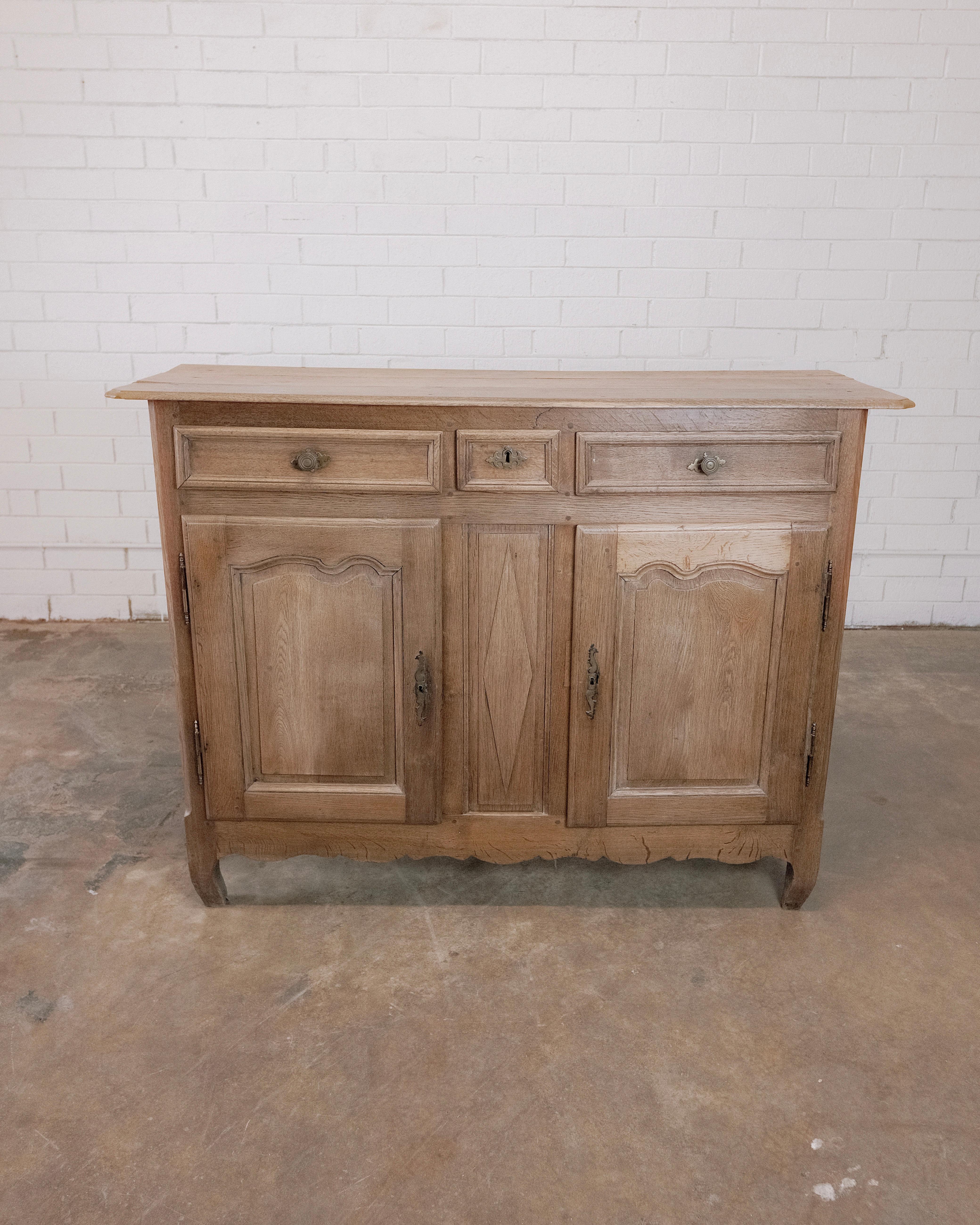 French Louis XV style sideboard In Good Condition For Sale In High Point, NC