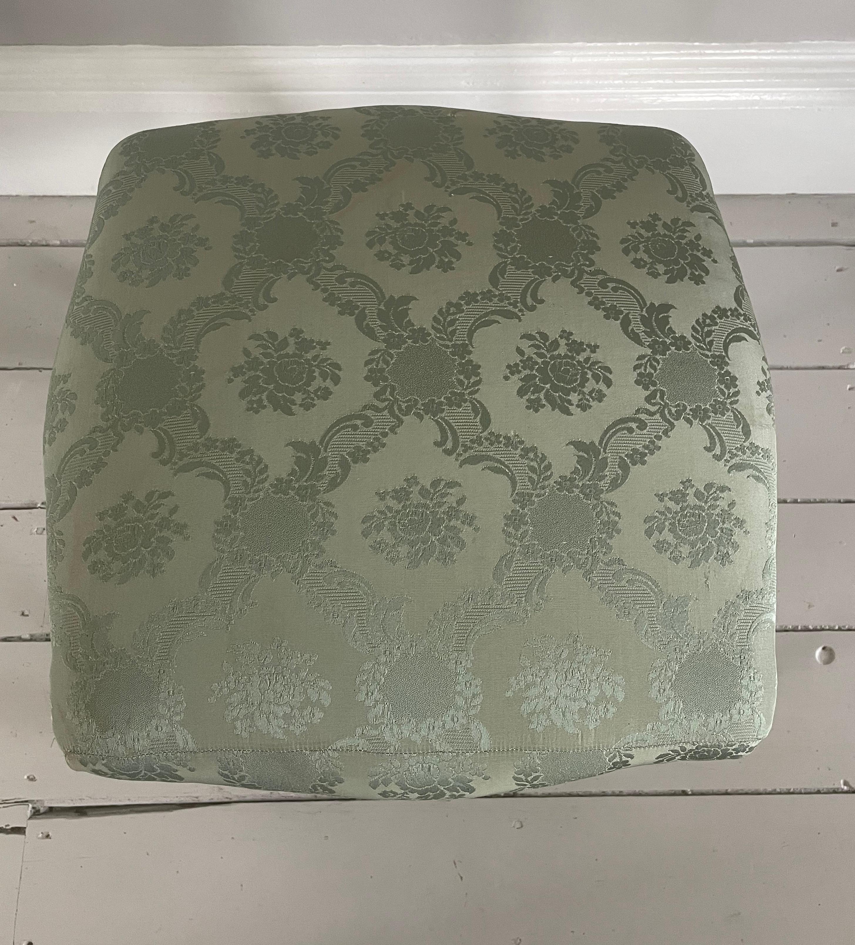French Louis XV-Style Stool with Cabriole Legs and Hoof Feet For Sale 8