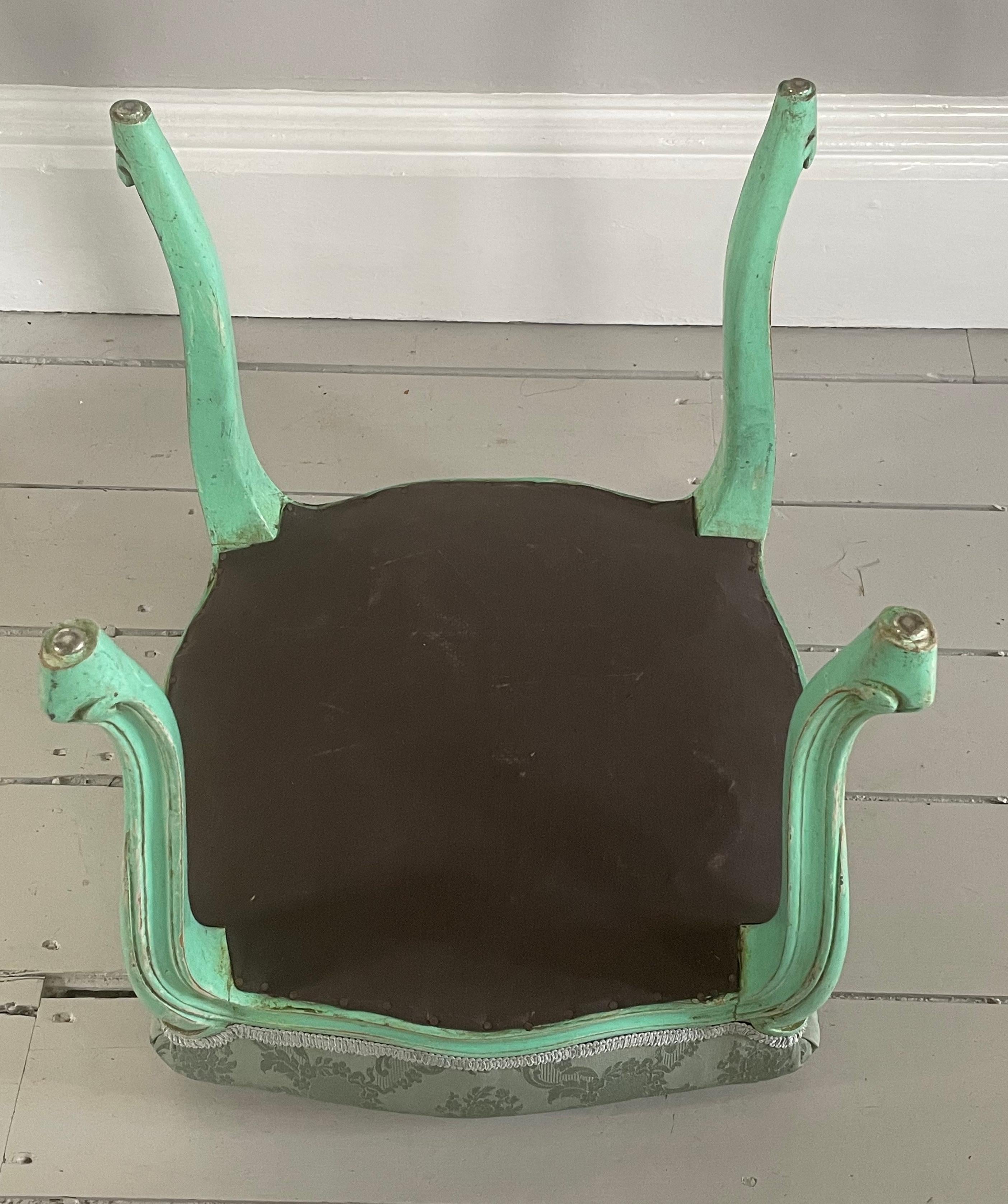 French Louis XV-Style Stool with Cabriole Legs and Hoof Feet For Sale 11