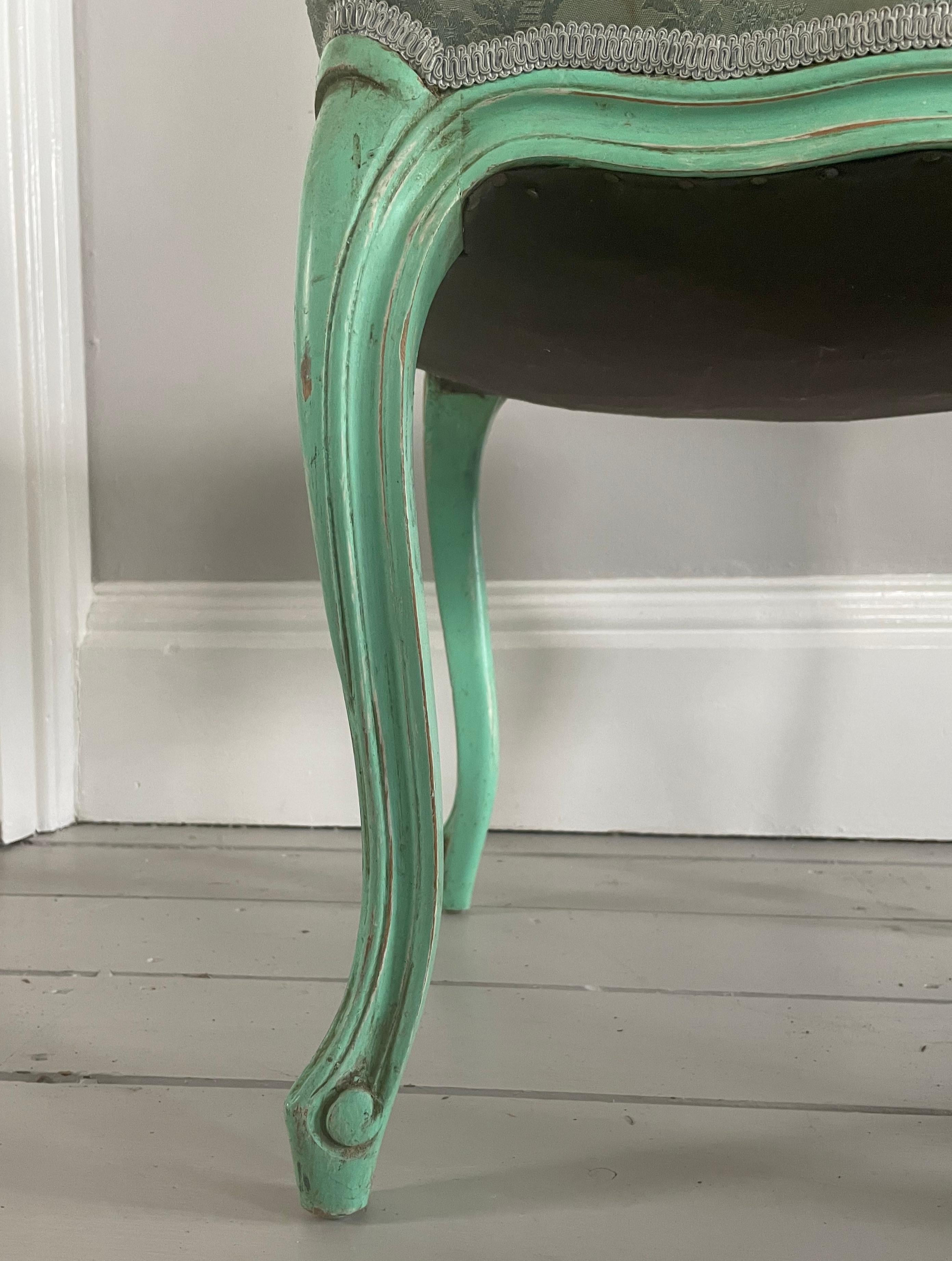 French Louis XV-Style Stool with Cabriole Legs and Hoof Feet For Sale 1