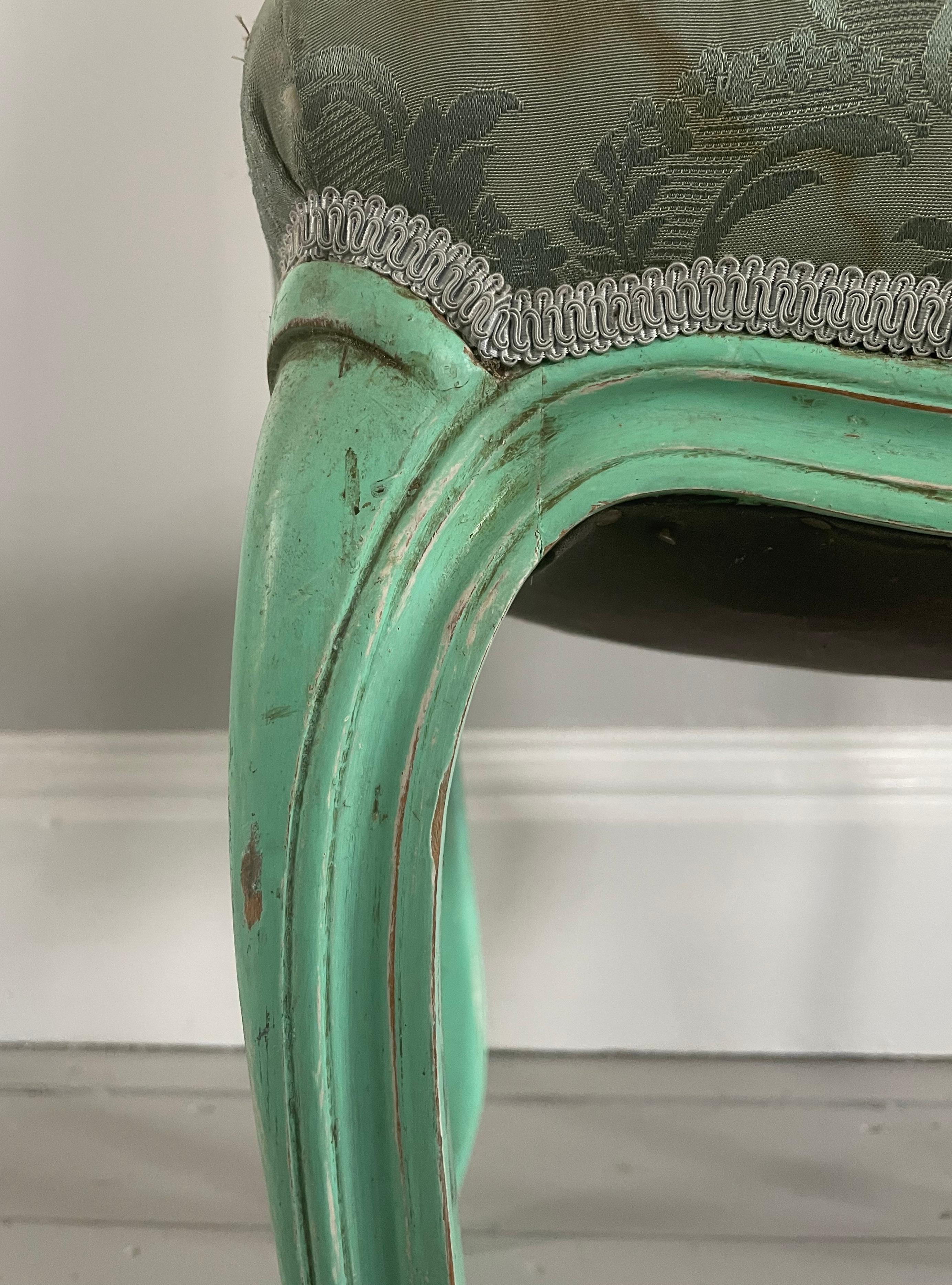 French Louis XV-Style Stool with Cabriole Legs and Hoof Feet For Sale 3