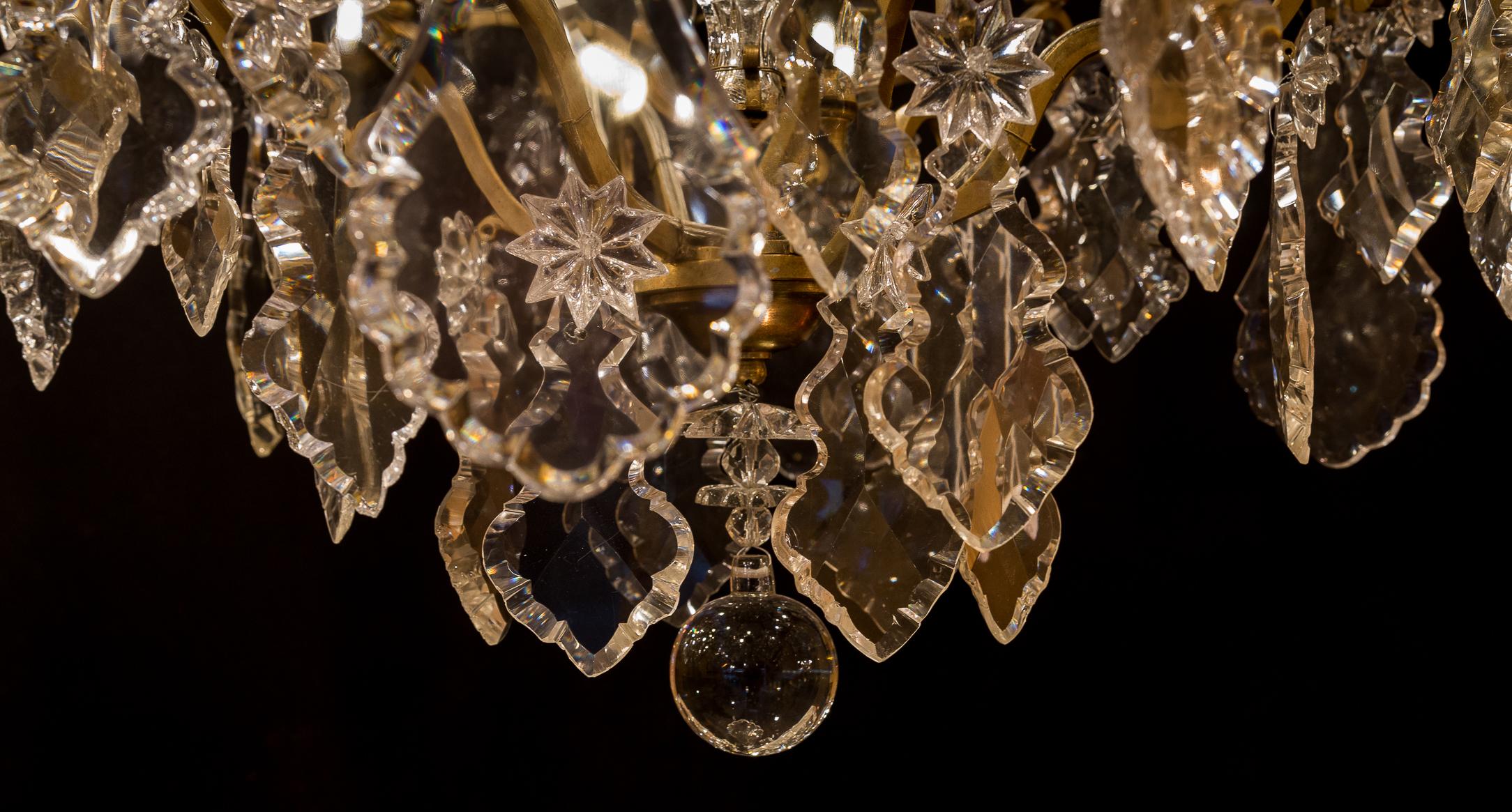 French Louis XV Style, Gilt-Bronze and Crystal Chandelier, circa 1900-1920 12