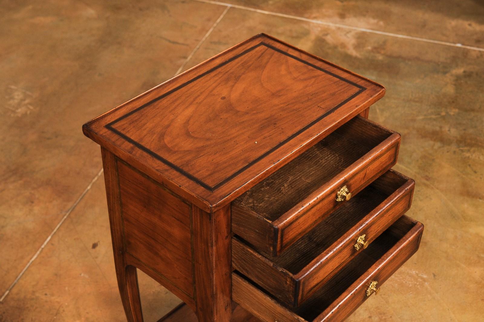 Chiffonnire-Tisch im Louis-XV-Stil mit drei kleinen Schubladen und niedrigem Regal im Angebot 5