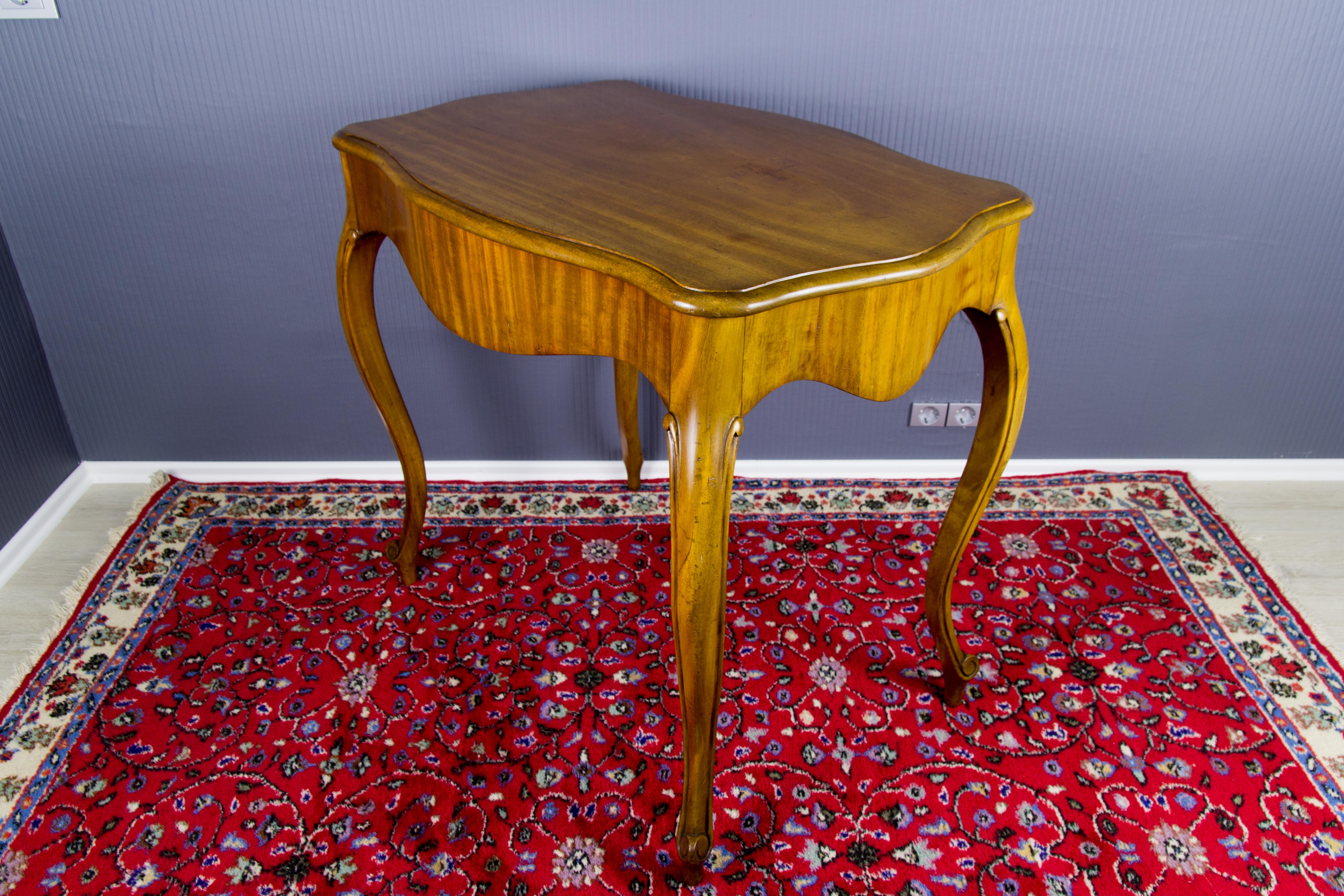 French Louis XV Style Table, circa 1930s For Sale 5
