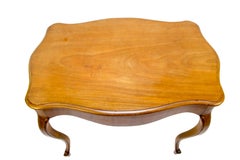 Table en bois de noyer Brown de style Louis XV ou Rococo, vers les années 1930