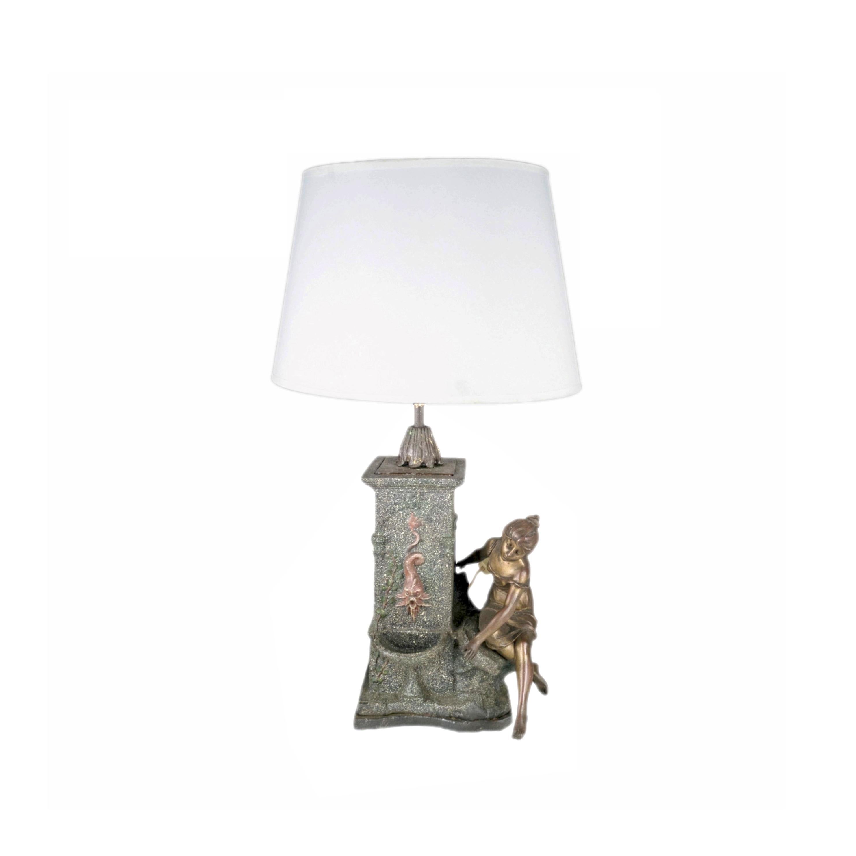 Patiné Lampe de table de style Louis XV, figure de 